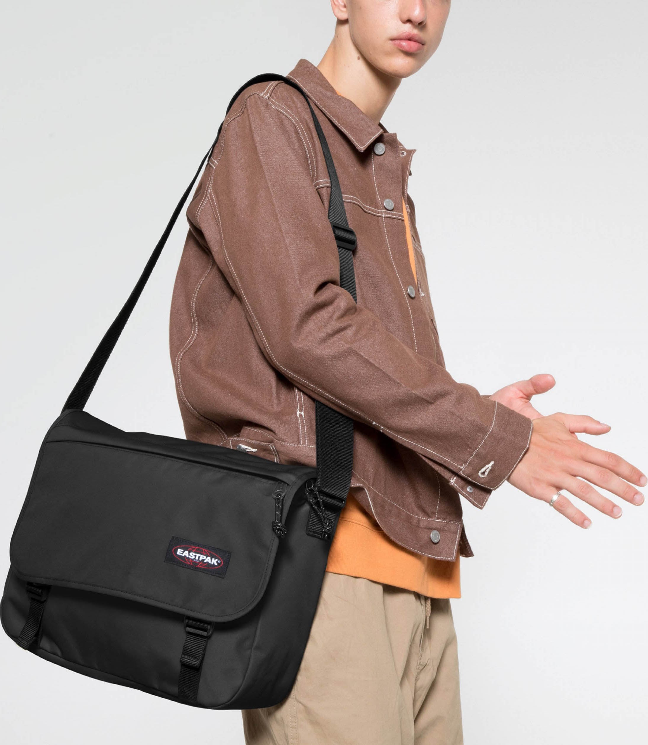 Eastpak Messenger Bag »Delegate +«, Umhängetasche Arbeitstasche Schultasche