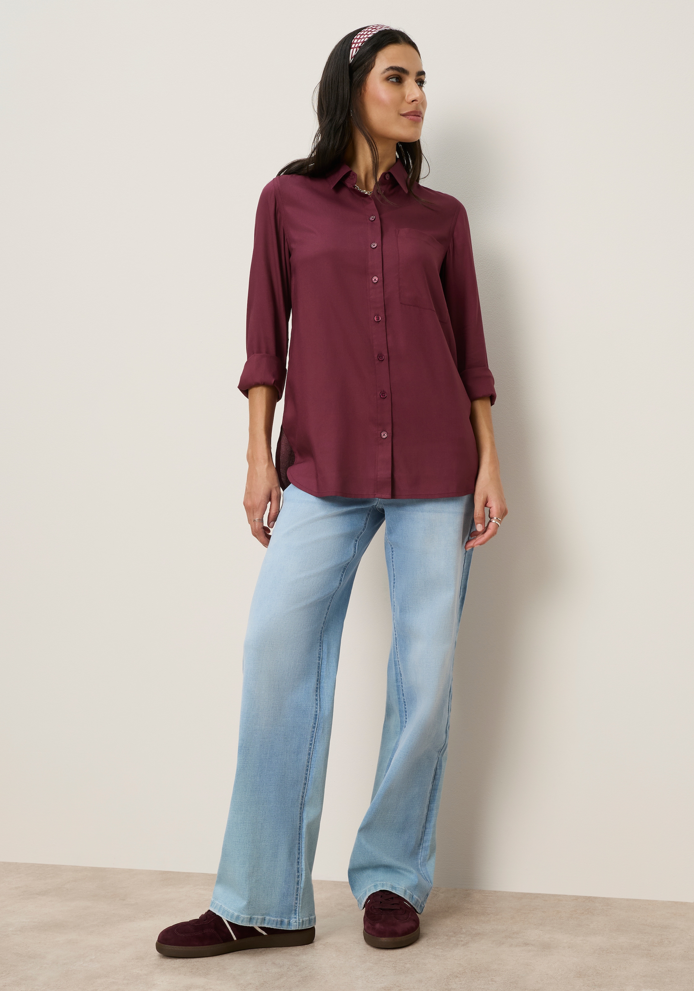 Tamaris Blouse chemise »mit lockerem Schnitt, aus fliessender Viskose-Qualität« style oversize avec poche