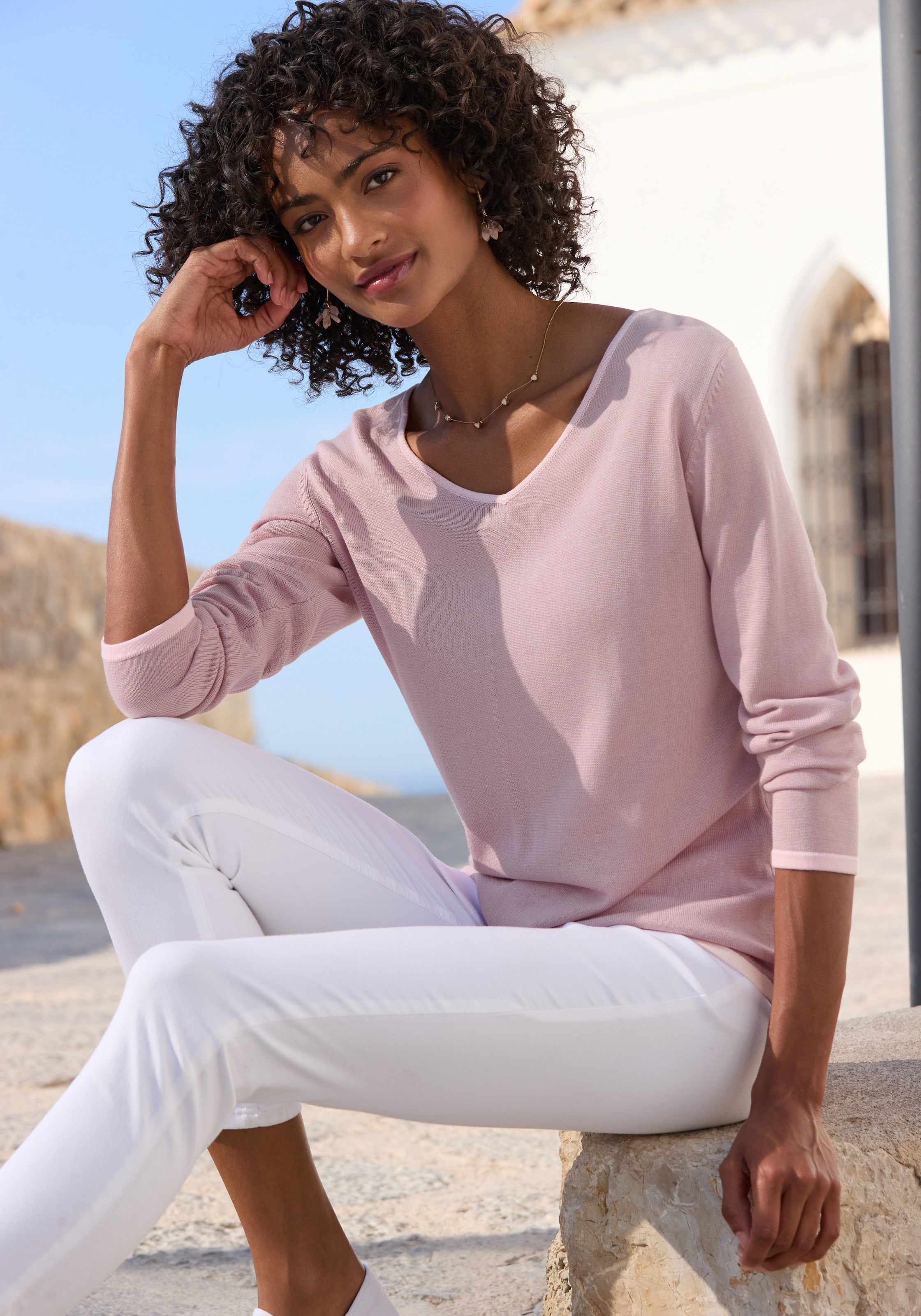 Vivance V-Ausschnitt-Pullover »mit Kontrastkanten an den Abschlüssen« Basic-Pullover mit V-Ausschnitt, weicher Feinstrickpullover, casual
