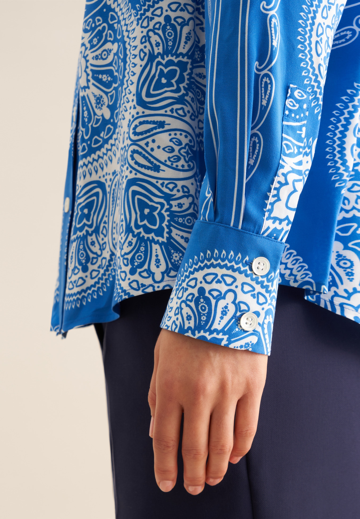 seidensticker Hemdbluse »Schwarze Rose« 1/1 Kragen Tuchprint