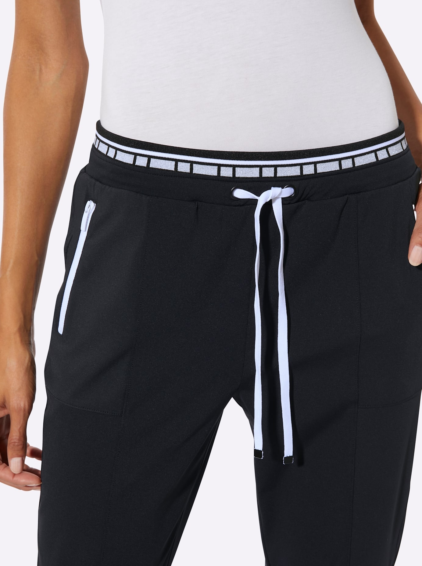 creation L Jogger Pants