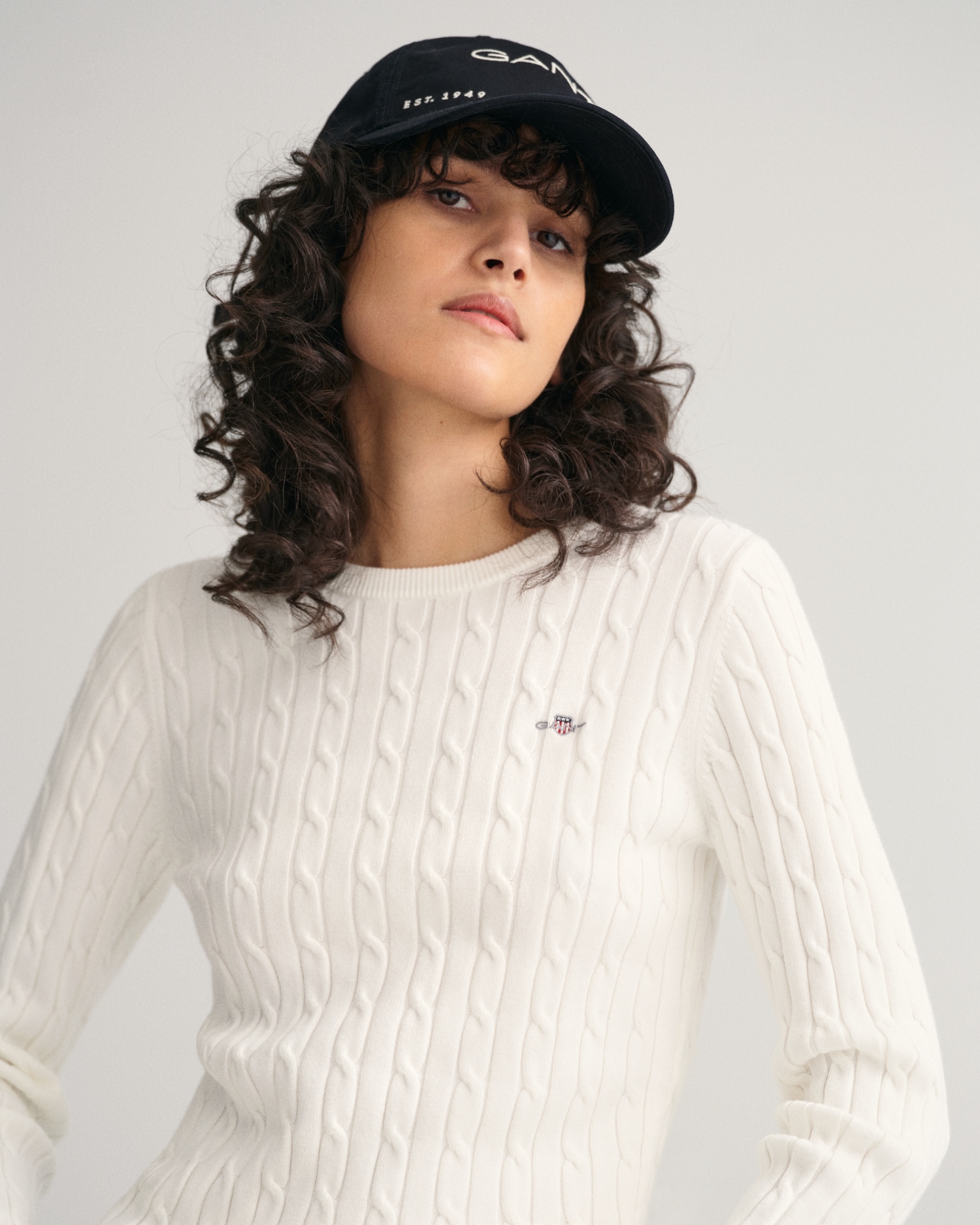 Gant Pull en tricot »STRETCH COTTON CABLE C-NECK« mit Logostickerei auf der Brust