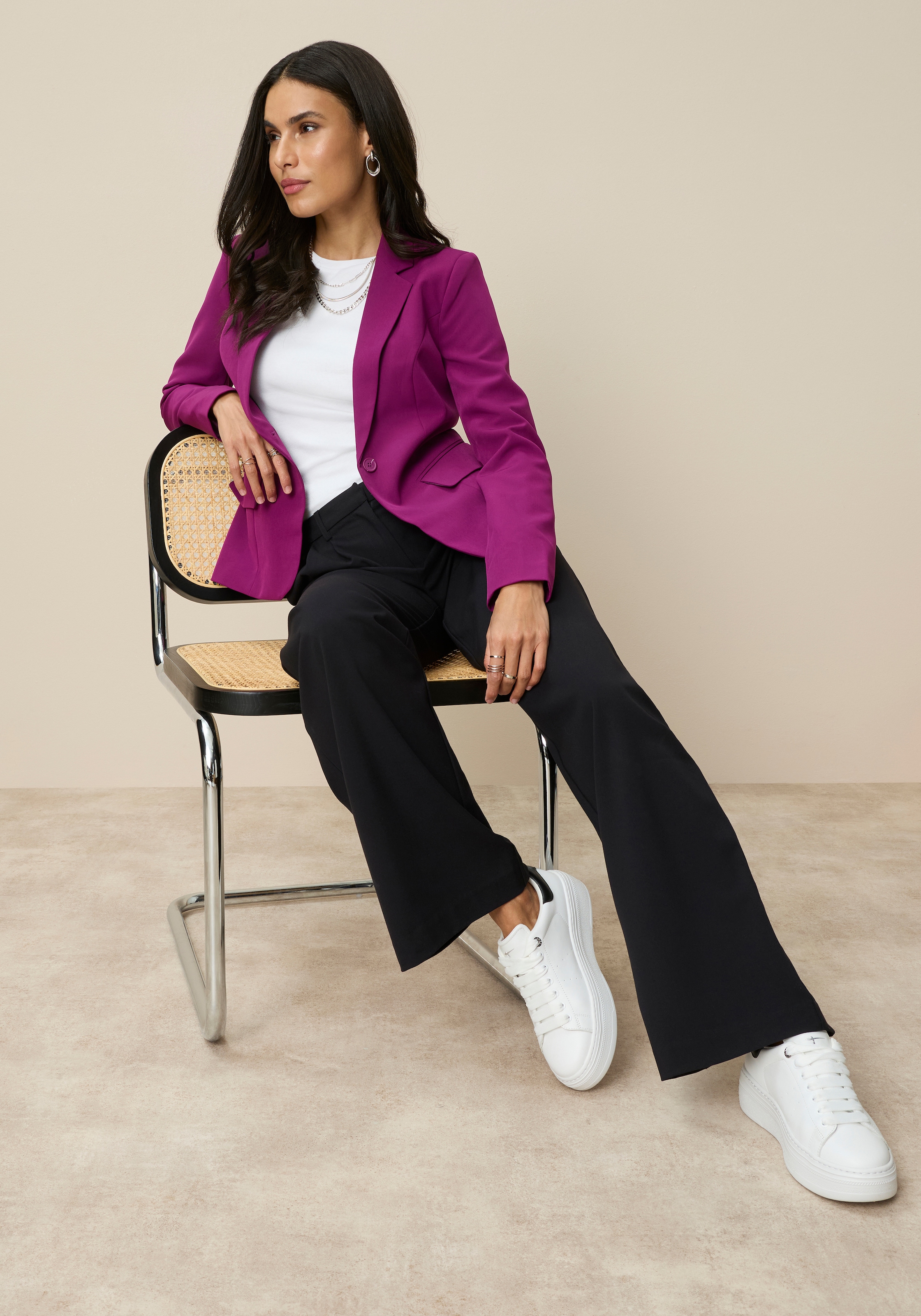 Tamaris Blazer court »mit figurbetonter Passform« en couleurs tendance - avec pantalon assorti