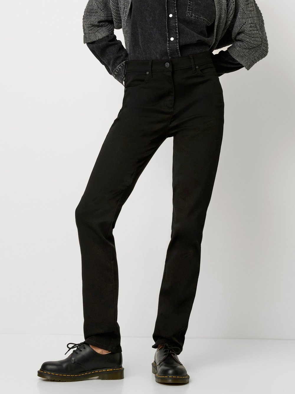 TONI Pantalon slim »TO BE LOVED«  avec petits strass sur la poche