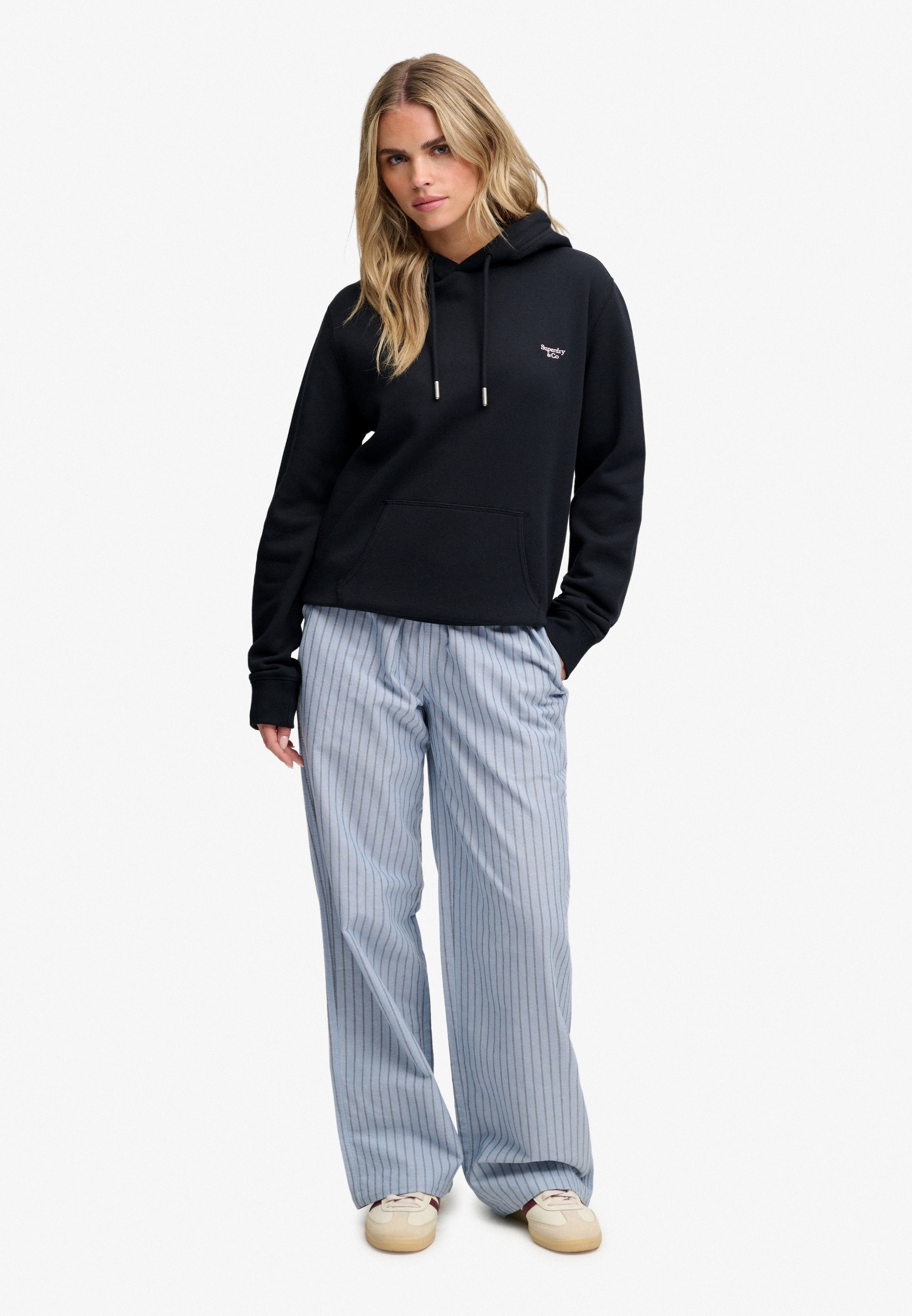 Superdry Sweat à capuche »SIGNATURE EMB HOOD«, mélange coton, coupe décontractée
