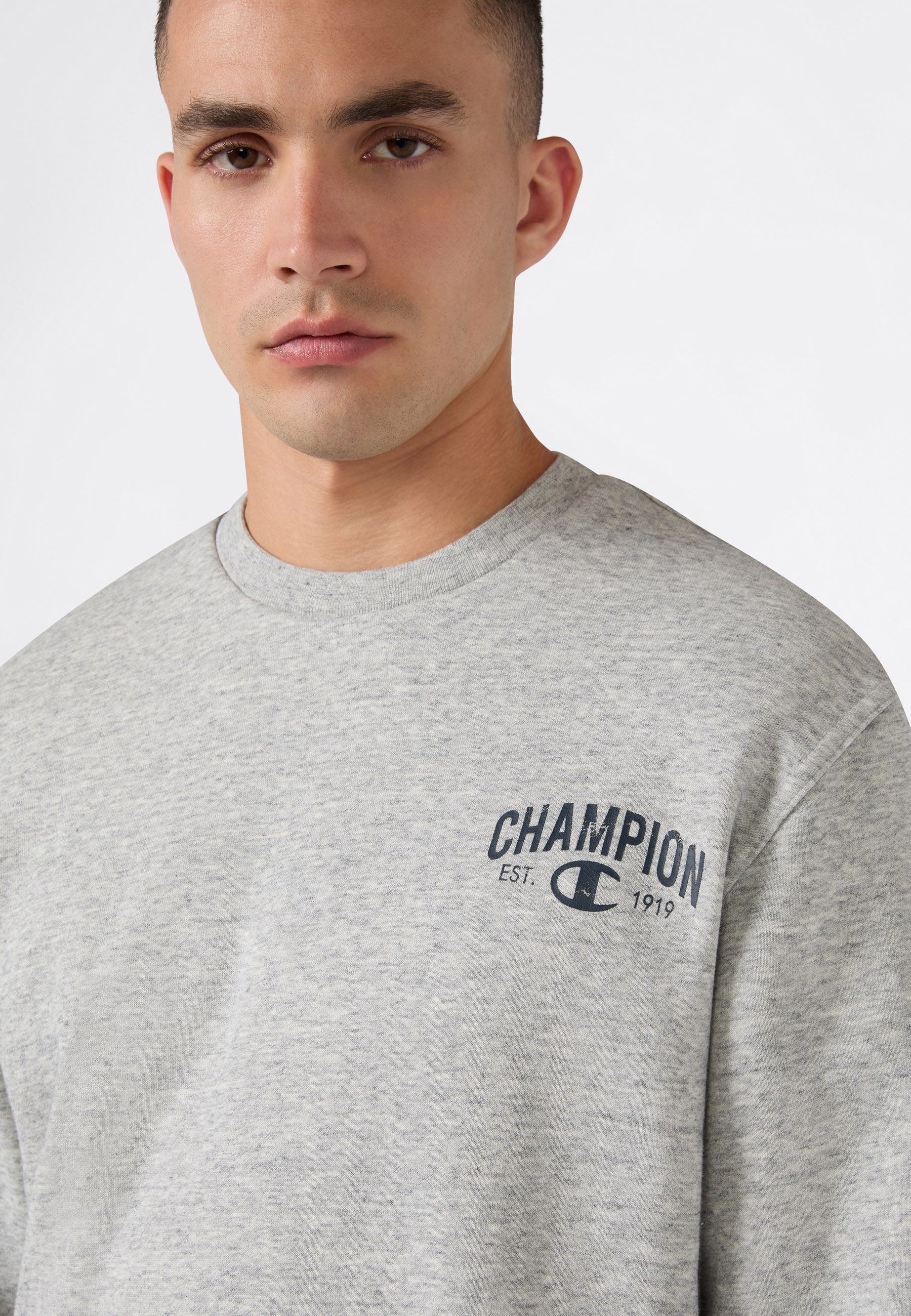 Champion Sweat-shirt »SPORTWEAR CREWNECK Standard Fit«, Avec un look sportif, pour mode sportive et loisirs, coupe standard
