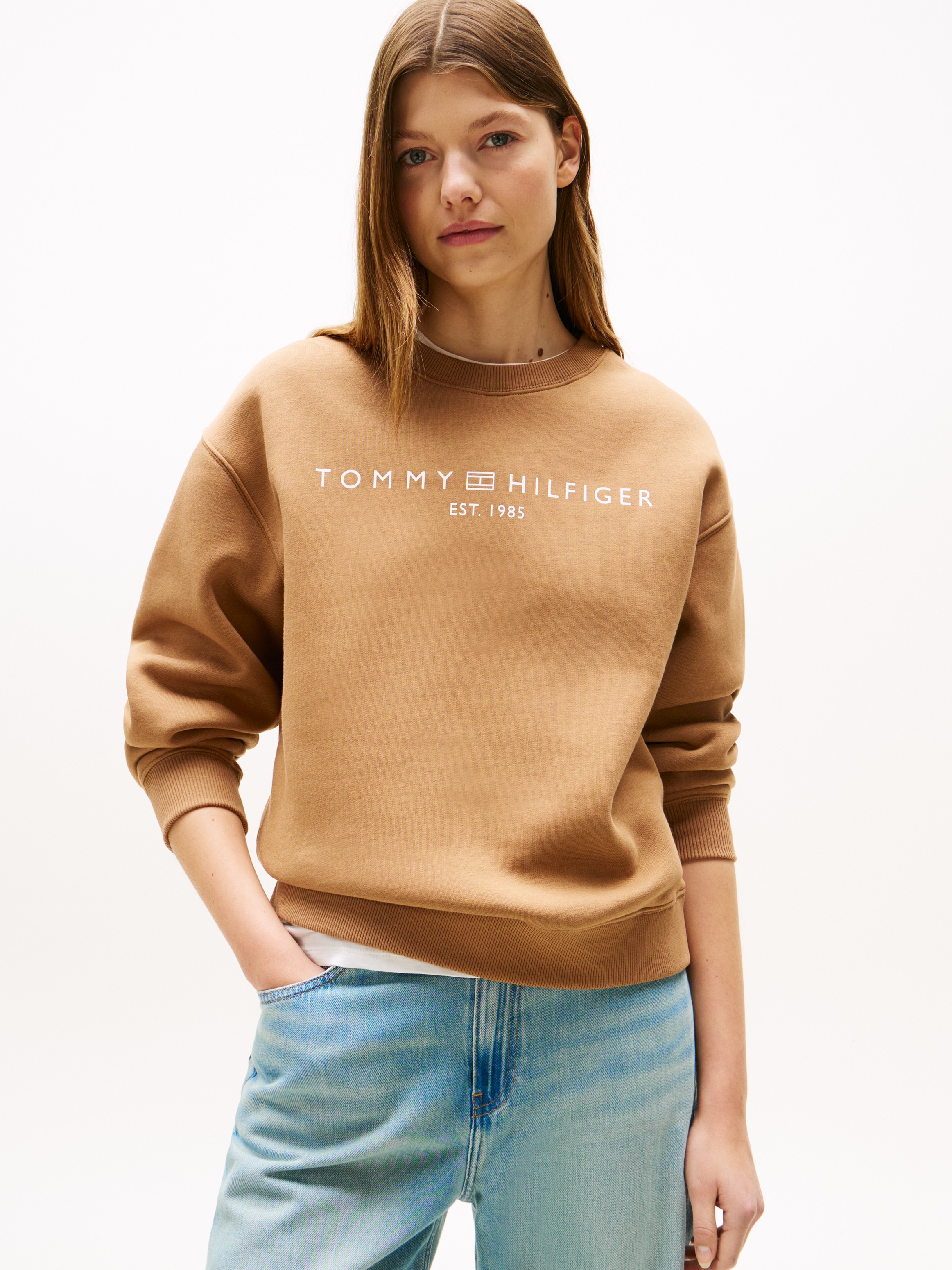 Tommy Hilfiger Sweatshirt »MDRN REG CORP LOGO C-NK SWTSHRT«, mit Logoschriftzug