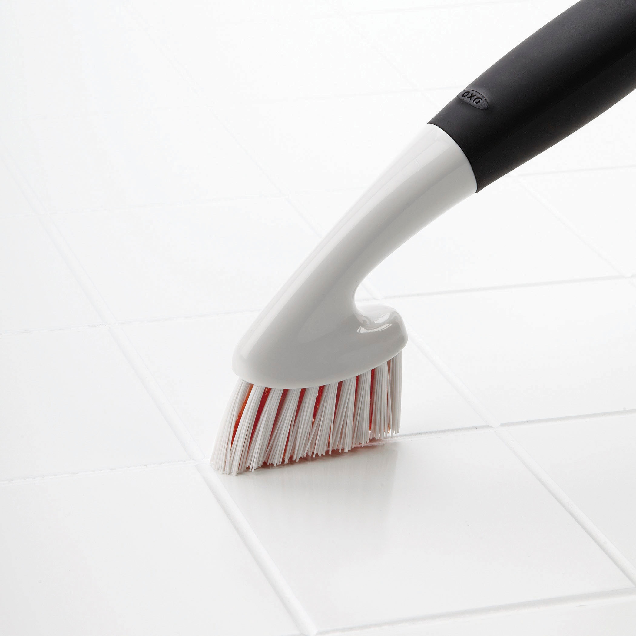 OXO Good Grips Reinigungsbürste, aus Kunststoff, Fugenbürste mit ergonomischem Griff