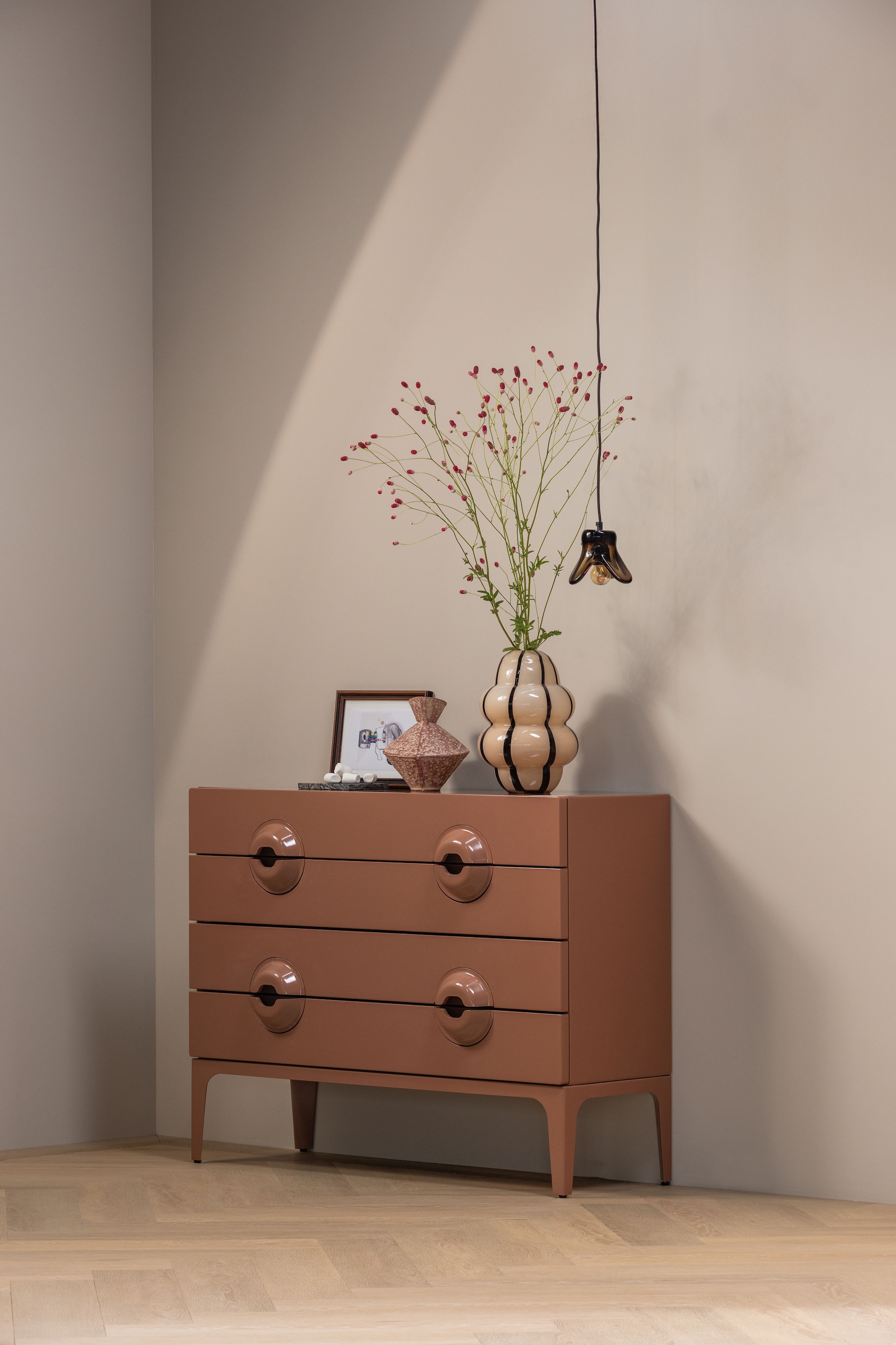 WOOOD Buffet »Merge mit Eukalyptusholz und Dämpfung Funktion B 110 x T 44 x H 89 cm« Capacité de charge 150 kg, livré entièrement monté, veinage visible