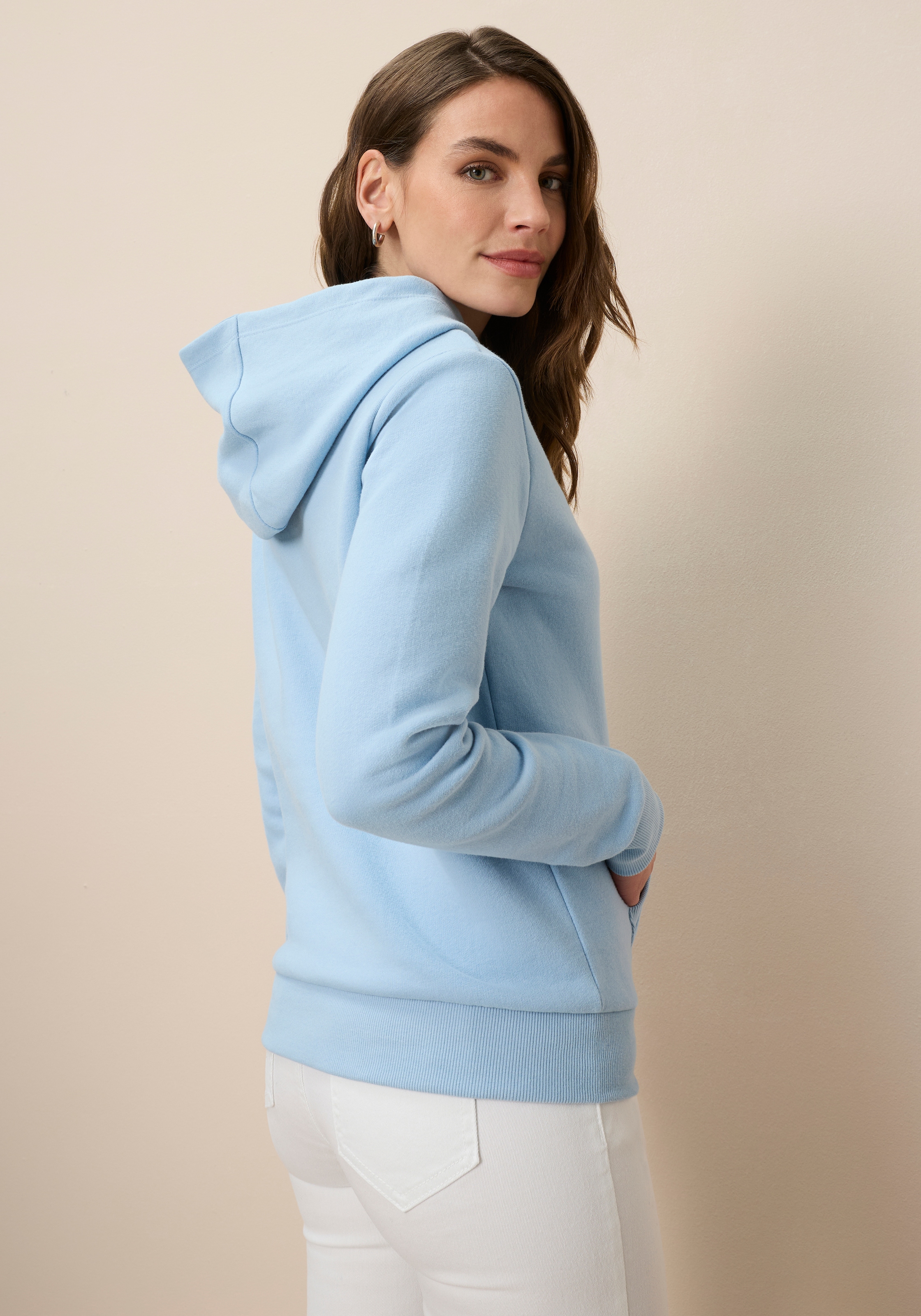 Tamaris Sweat à capuche , figurumspielender Schnitt mit Tasche
