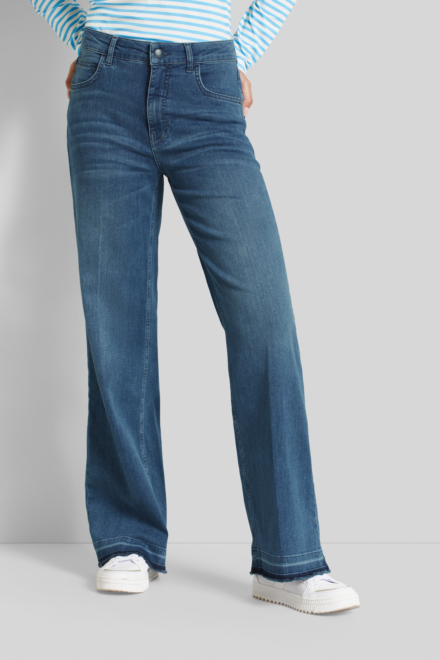 bugatti 5-Pocket-Jeans, mit geradem Beinverlauf