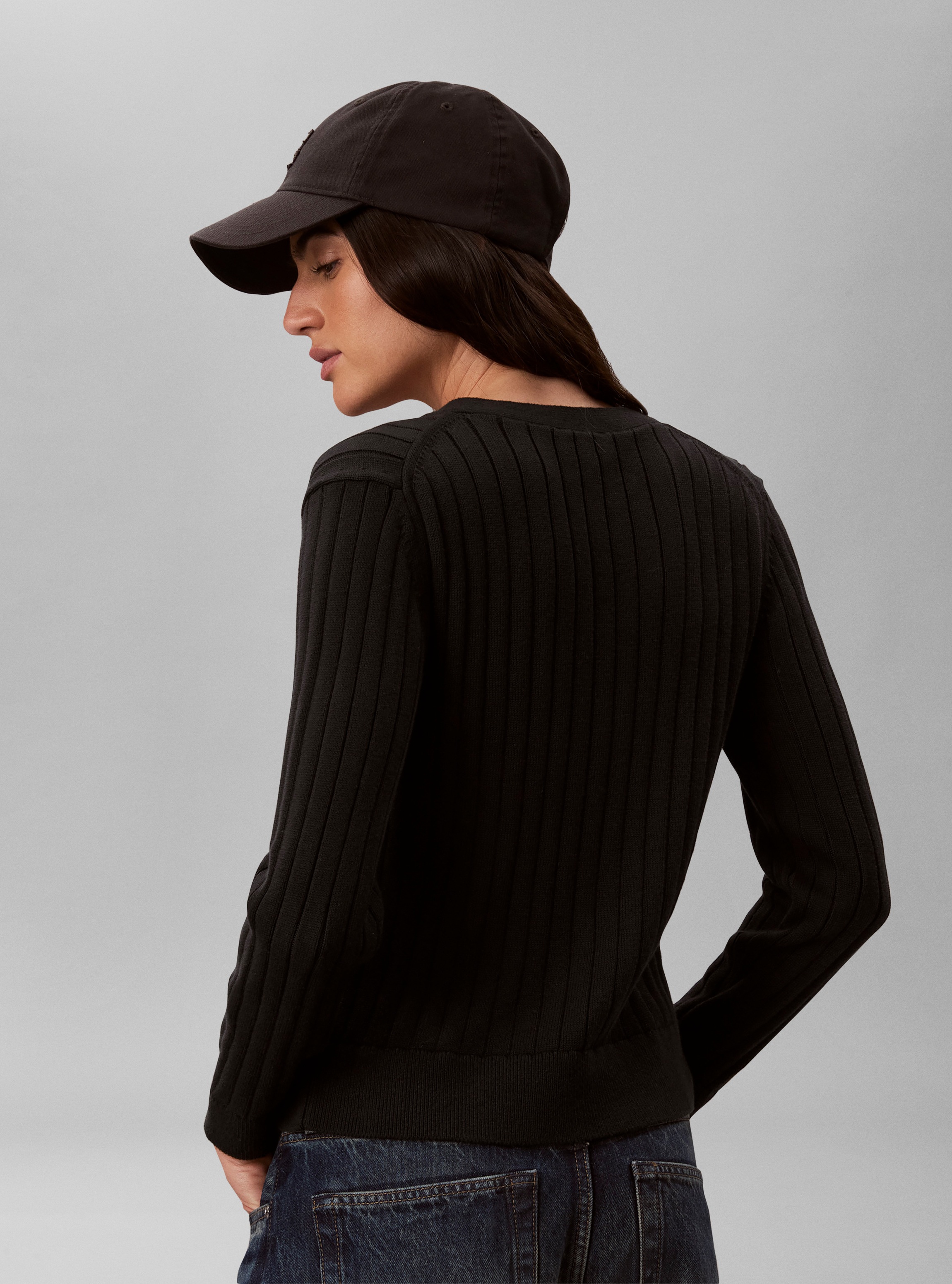 Calvin Klein Jeans V-Ausschnitt-Pullover »WOVEN LABEL CARDIGAN« Regular fit mit V-Ausschnitt