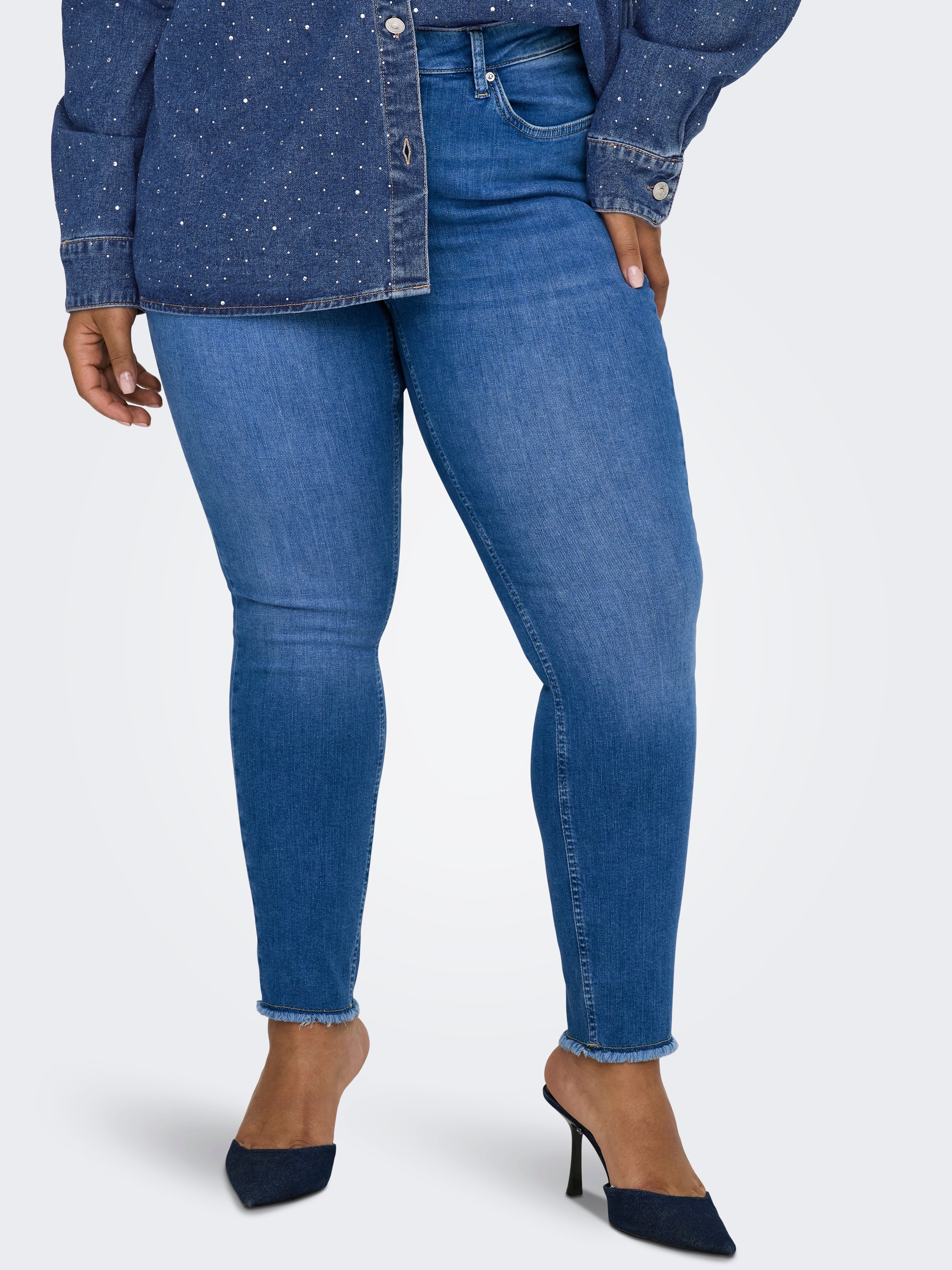 Image of ONLY CARMAKOMA Skinny-fit-Jeans "CARWILLY REG SK ANK RW DNM REA260 NOOS"