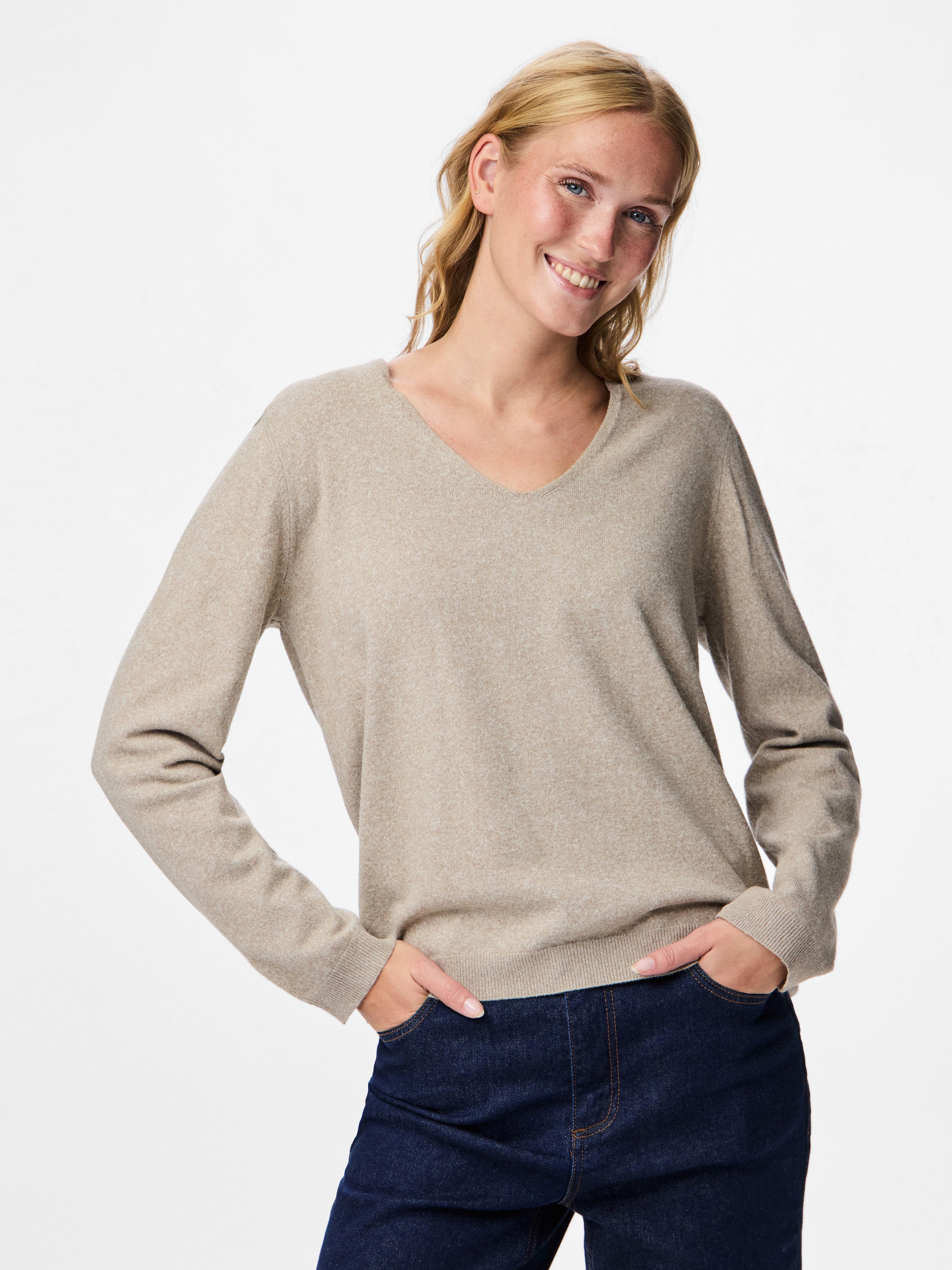 Image of pieces V-Ausschnitt-Pullover "PCBREE LS V-NECK KNIT NOOS BC"