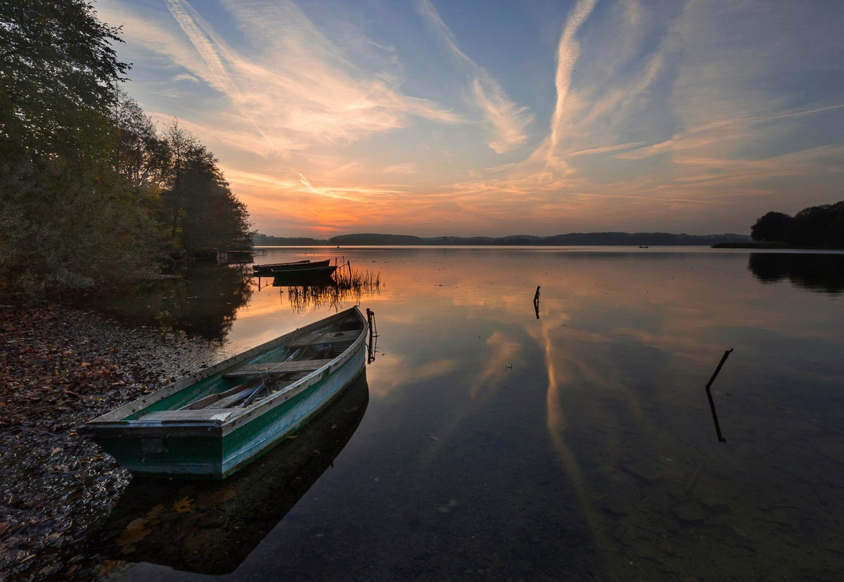 Image of Papermoon Fototapete "Boot im Wasser"