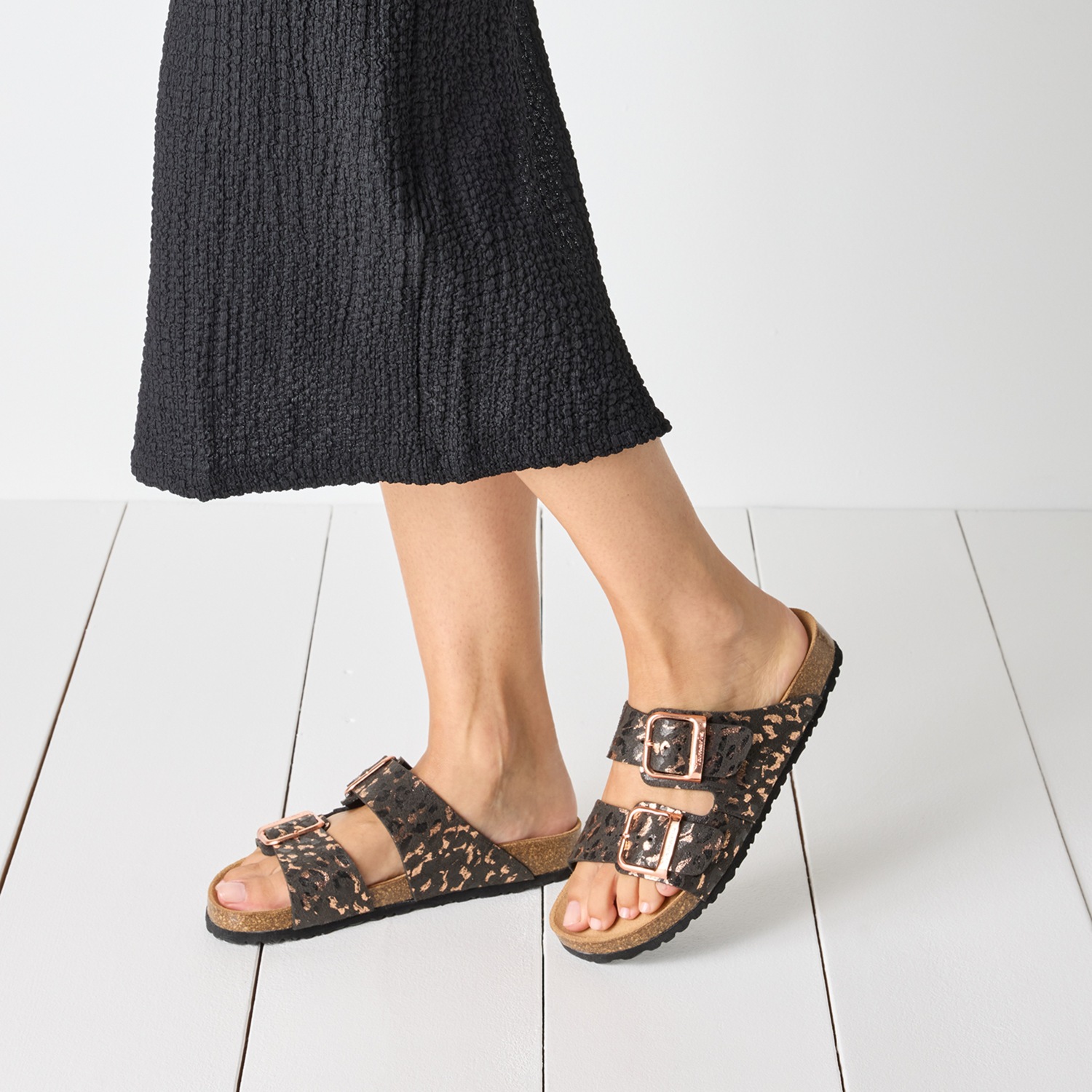 Tamaris Pantolette  Schlupfschuh, Flats mit verstellbaren Schnallen