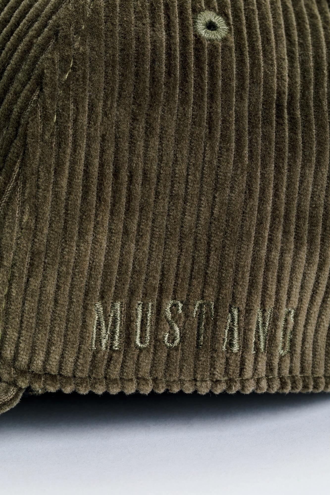 MUSTANG Casquette de baseball gerundeter Schirm, gesticktes Mustang-Seitenlogo, Grössenverstellbar