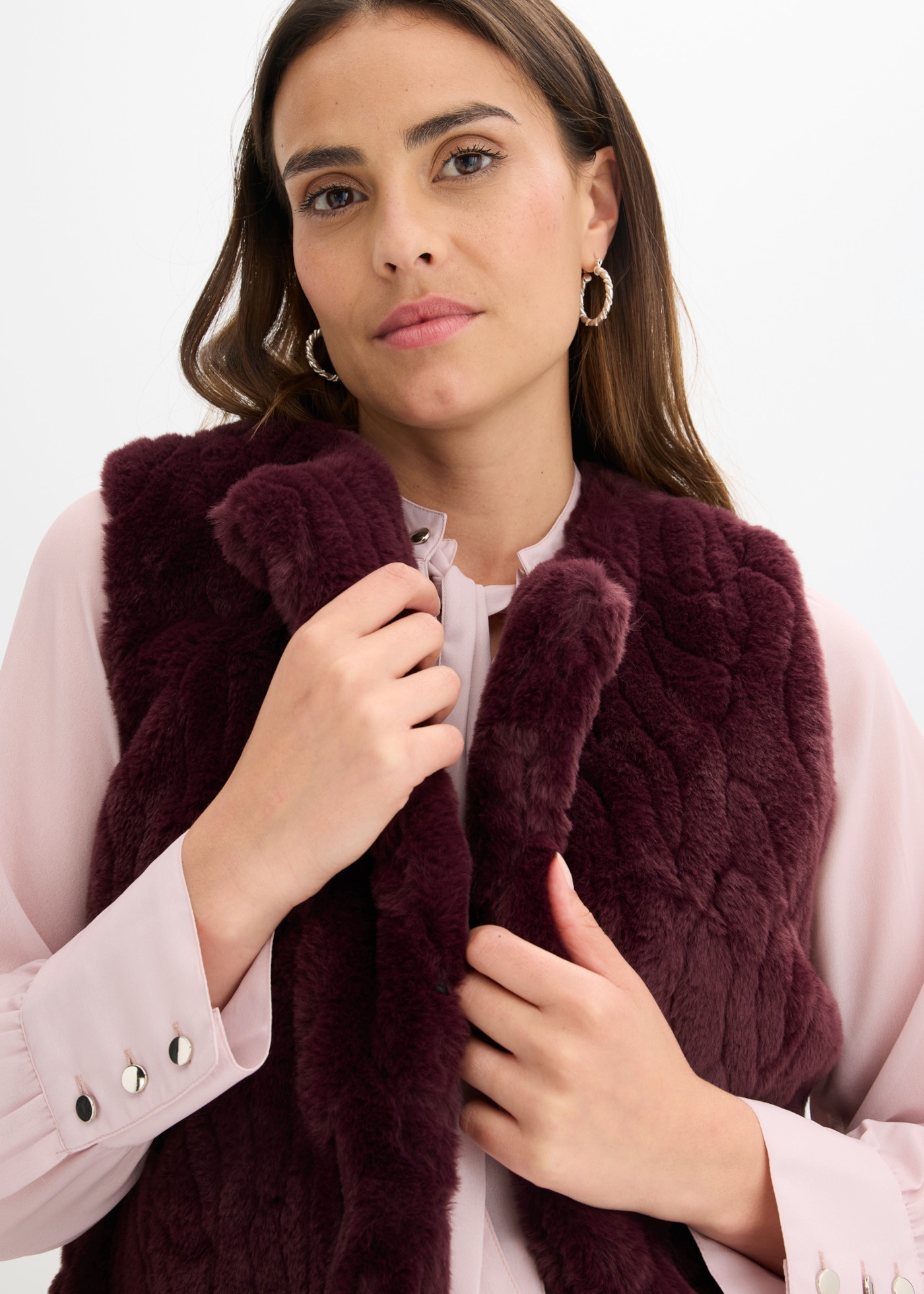 bonprix Fellimitatweste mit gerader Passform, aus Polyester
