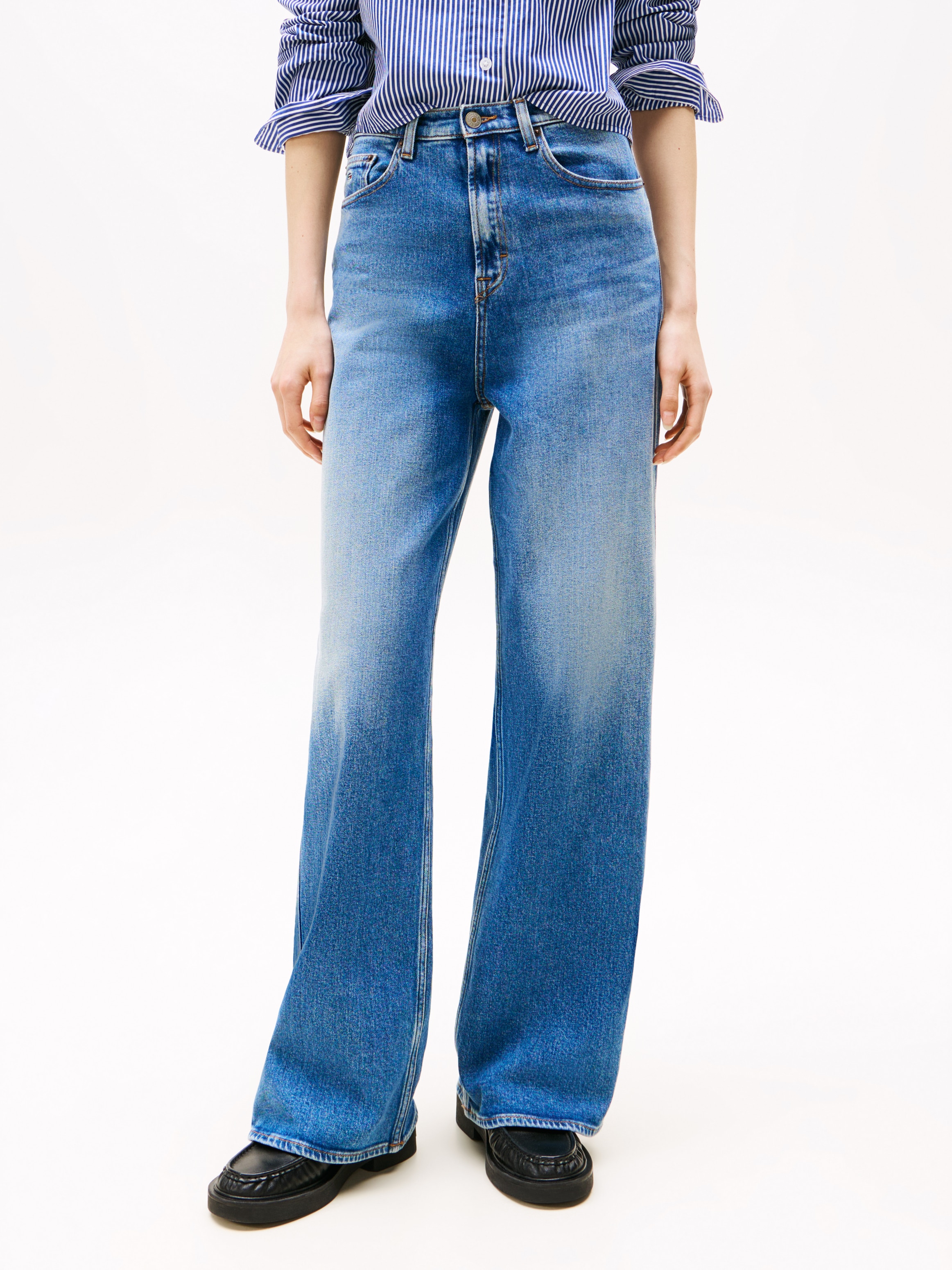 Image of Tommy Jeans Weite Jeans "Claire High Rise" mit Logo-Badge