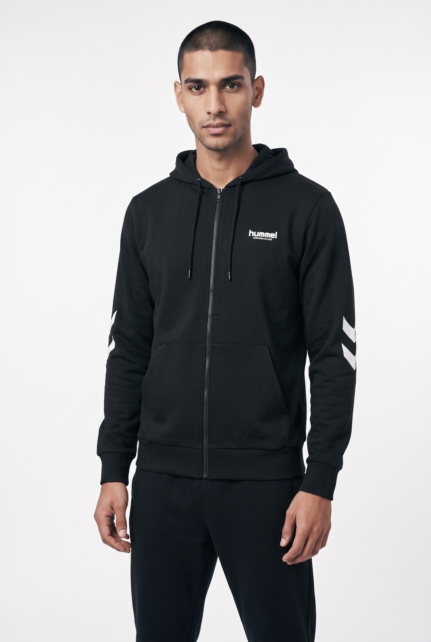 Image of hummel Kapuzensweatshirt "HMLLEGACY 2.0 ZIP HOODIE", sportlicher Schnitt, für vielseitige Aktivitäten, mit Kapuze