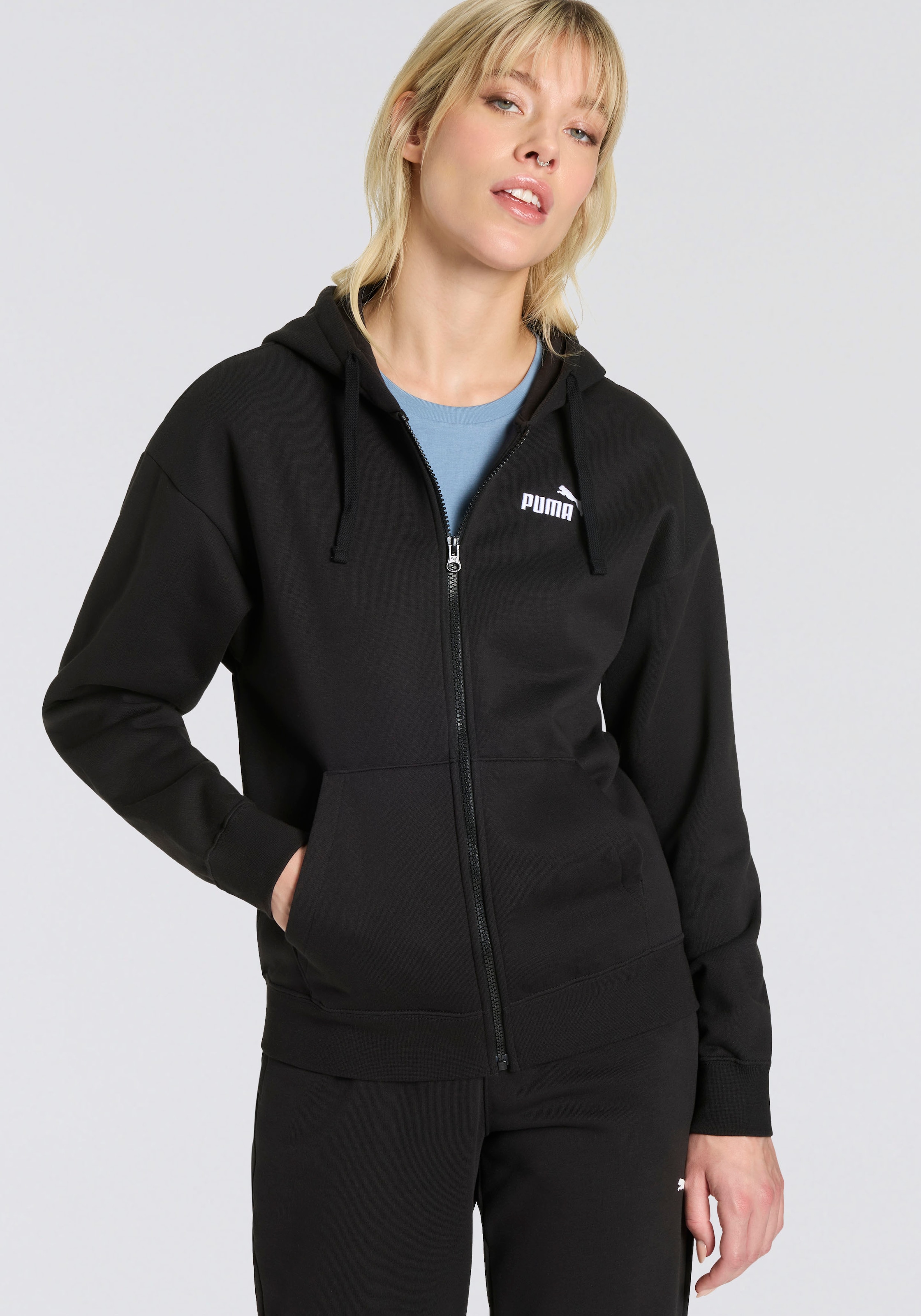 Image of PUMA Kapuzensweatshirt "ESS SMALL NO 1 LOGO COMFORT FULL-ZIP HOODIE FL", mit Kängurutasche, mit verstellbarer Kapuze, sportlicher Stil