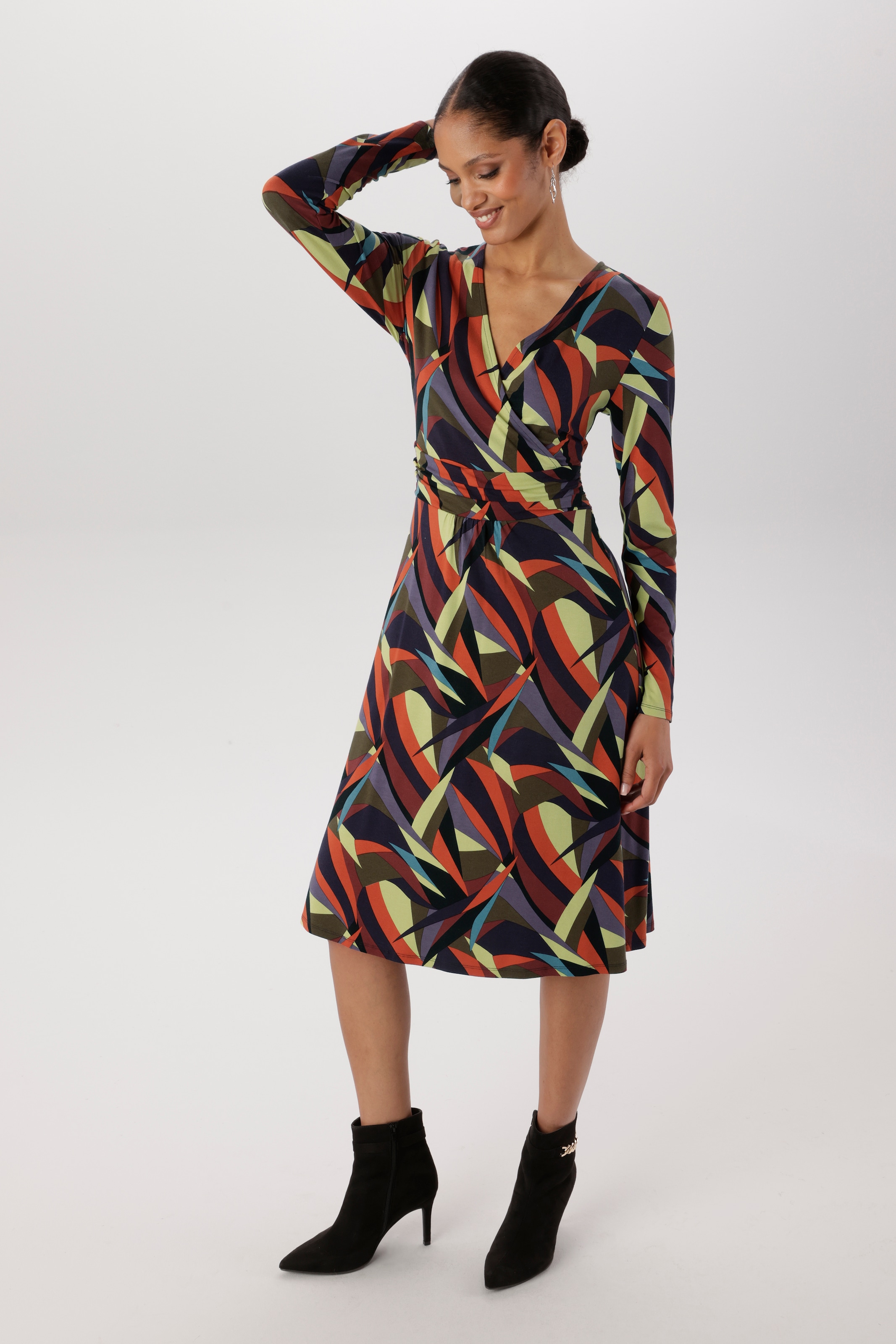 Image of Aniston SELECTED Jerseykleid V-Ausschnitt mit raffinierter Wickeloptik - NEUE KOLLEKTION