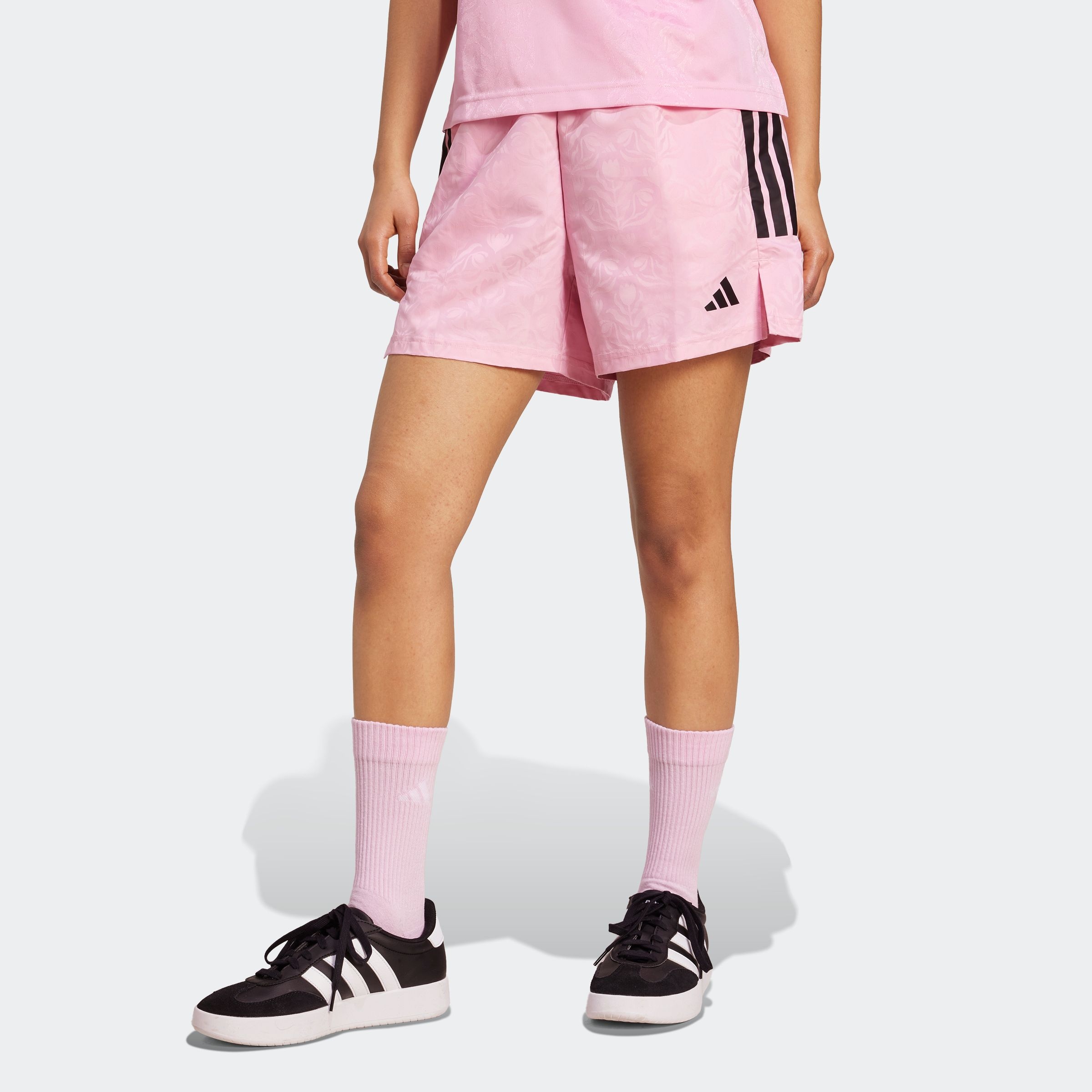 adidas Sportswear Shorts »W TIRO Q3 SH«, (1 tlg.)