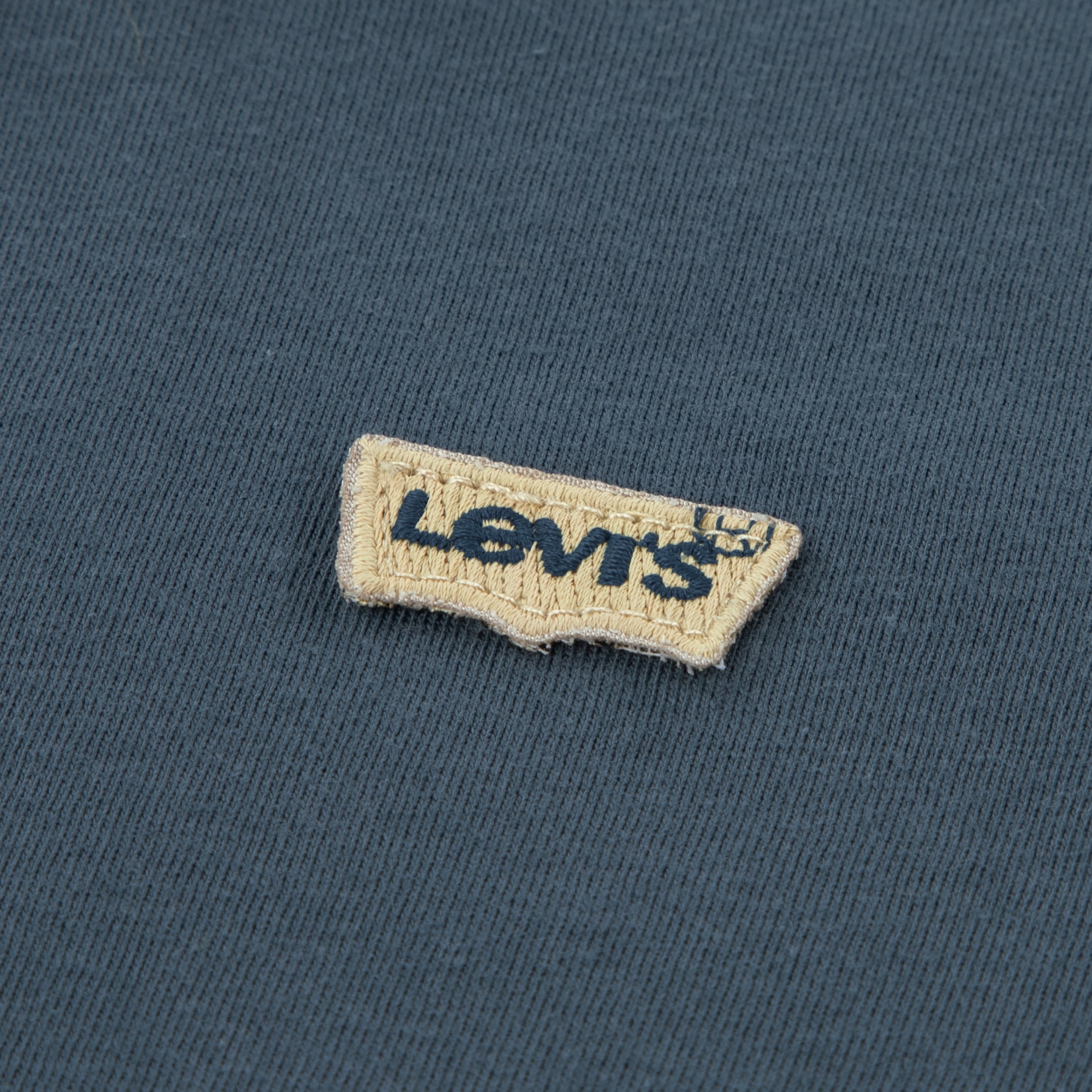 Levi's® Kids Langarmshirt »LVB LS GRAPHIC TEE SHIRT« aus Baumwolle, mit kleinem Logobadge - for Boys