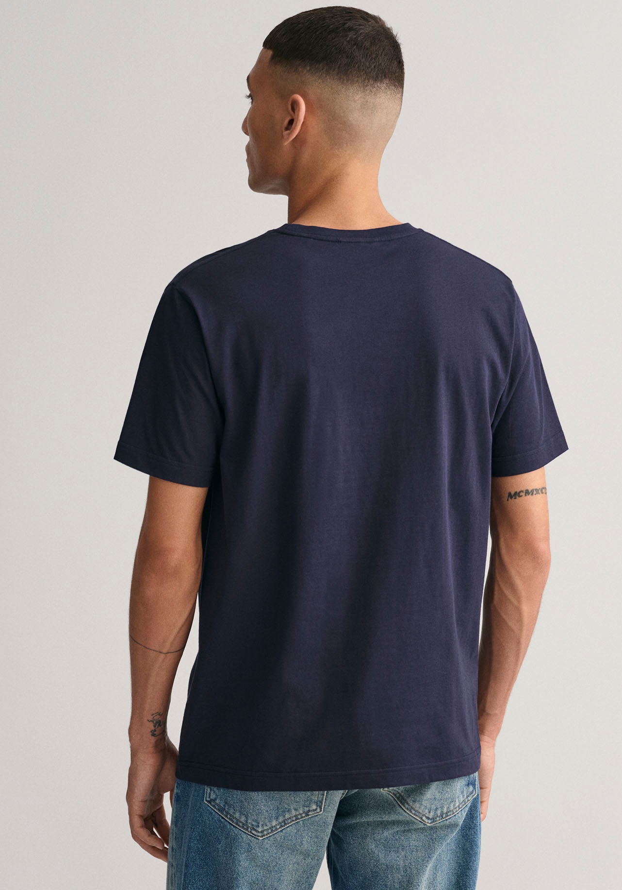 Gant T-Shirt »REG ARCHIVE SHIELD EMB SS T-SHIRT«, von dem Archiv aus den 1980er-Jahren inspiriert