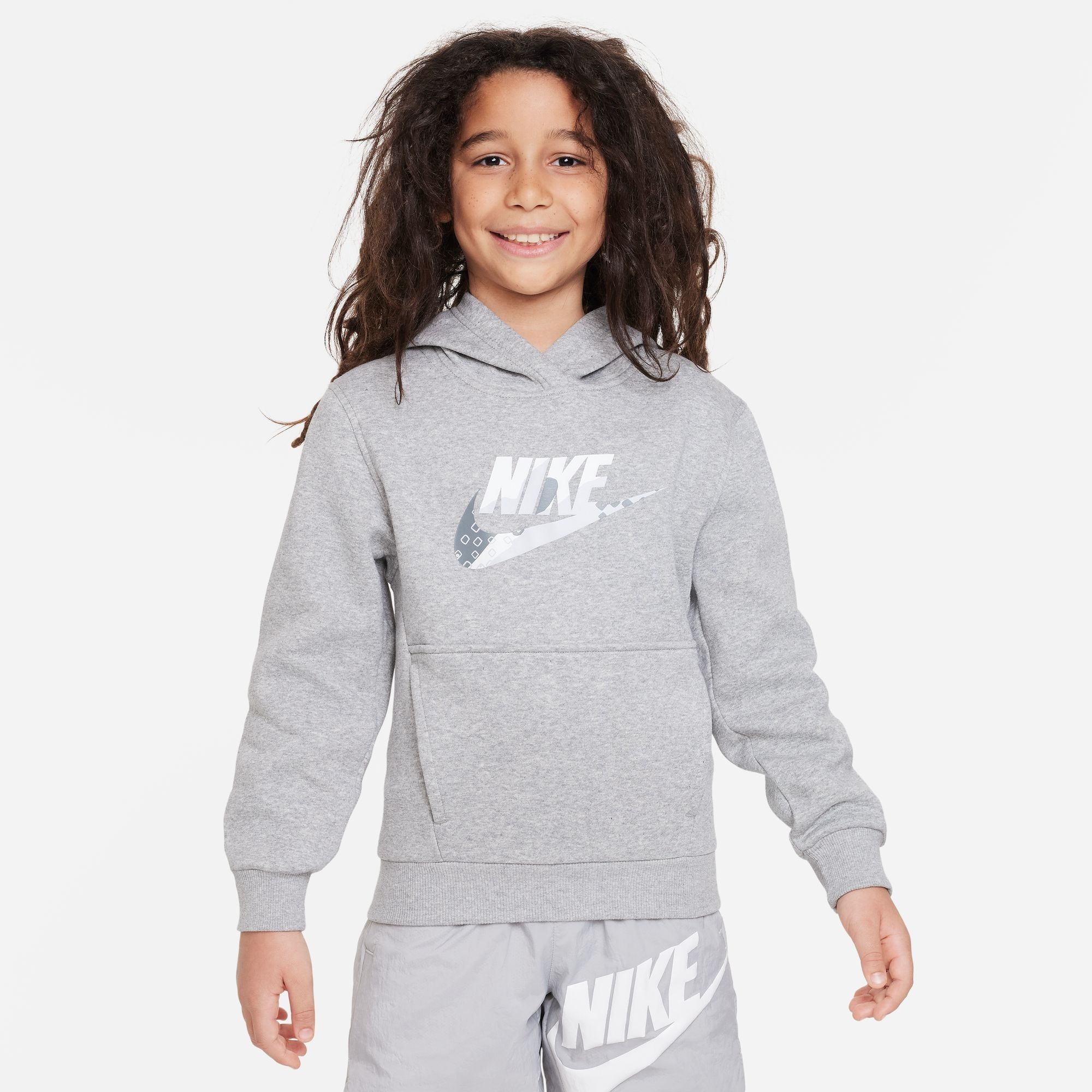 Nike Sportswear Kapuzensweatshirt »CLUB FLEECE BIG KIDS' GRAPHIC HOODIE«