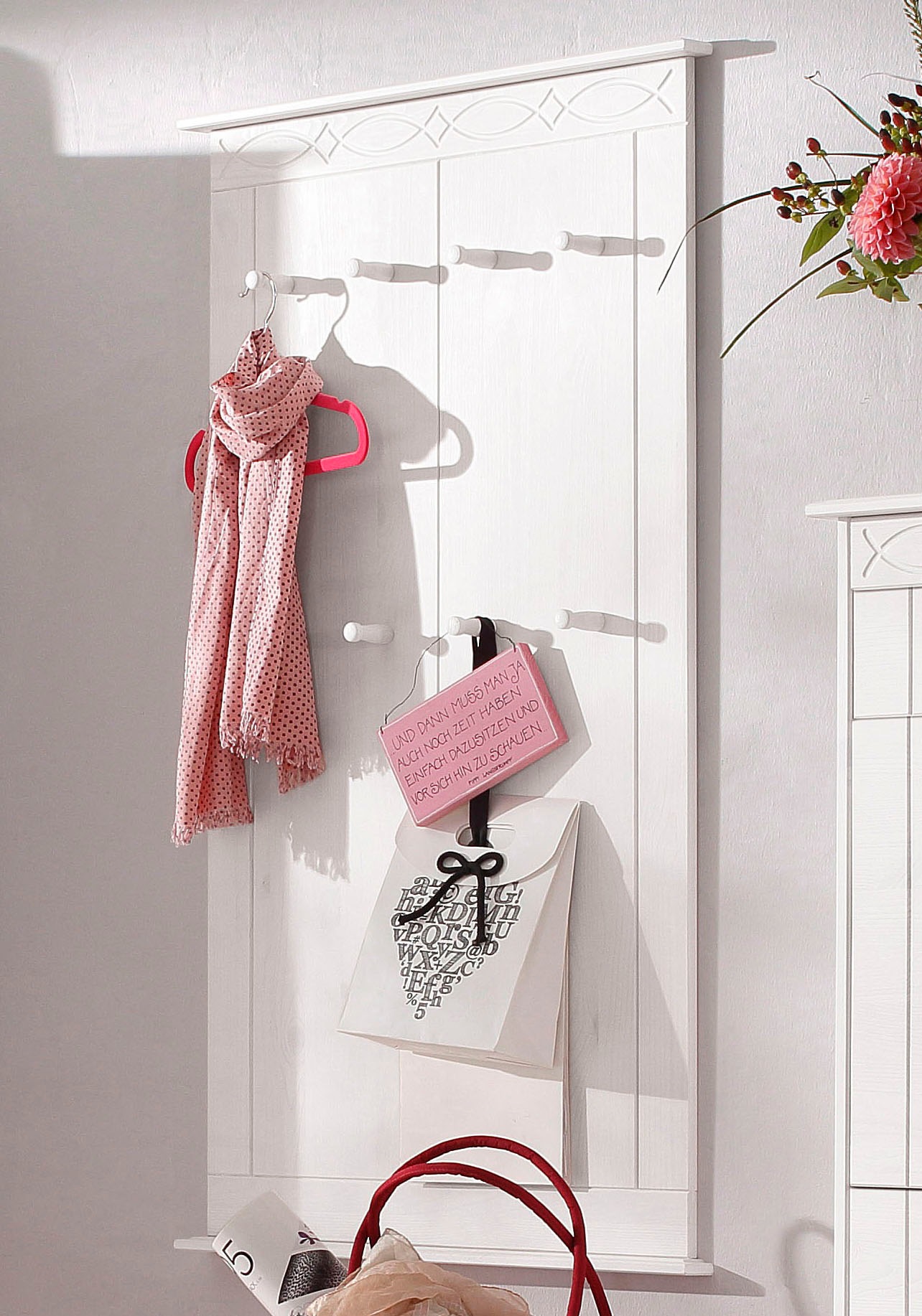 Image of GOODproduct Garderobenpaneel "Indra Wandgarderobe" B/T/H: 63/6/100 cm, aus massiver Kiefer, FSC, 8 Haken, dezentes Ornament