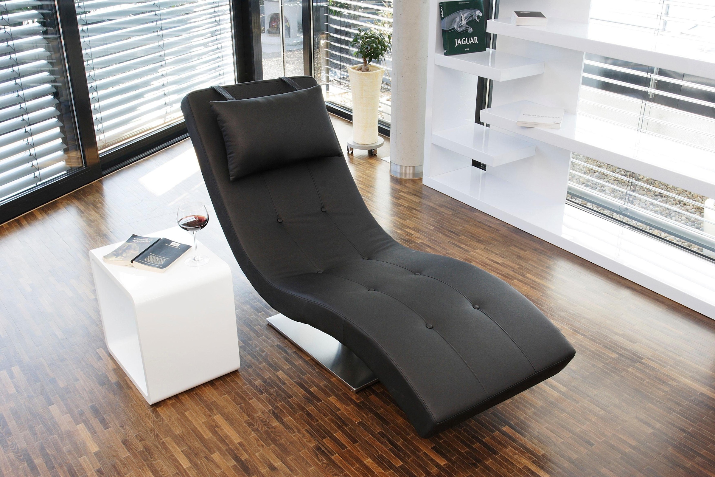 SalesFever Relaxsessel »Komfortabler Loungesessel« mit Nackenkissen, Relaxliege mit modernem Metallfuss