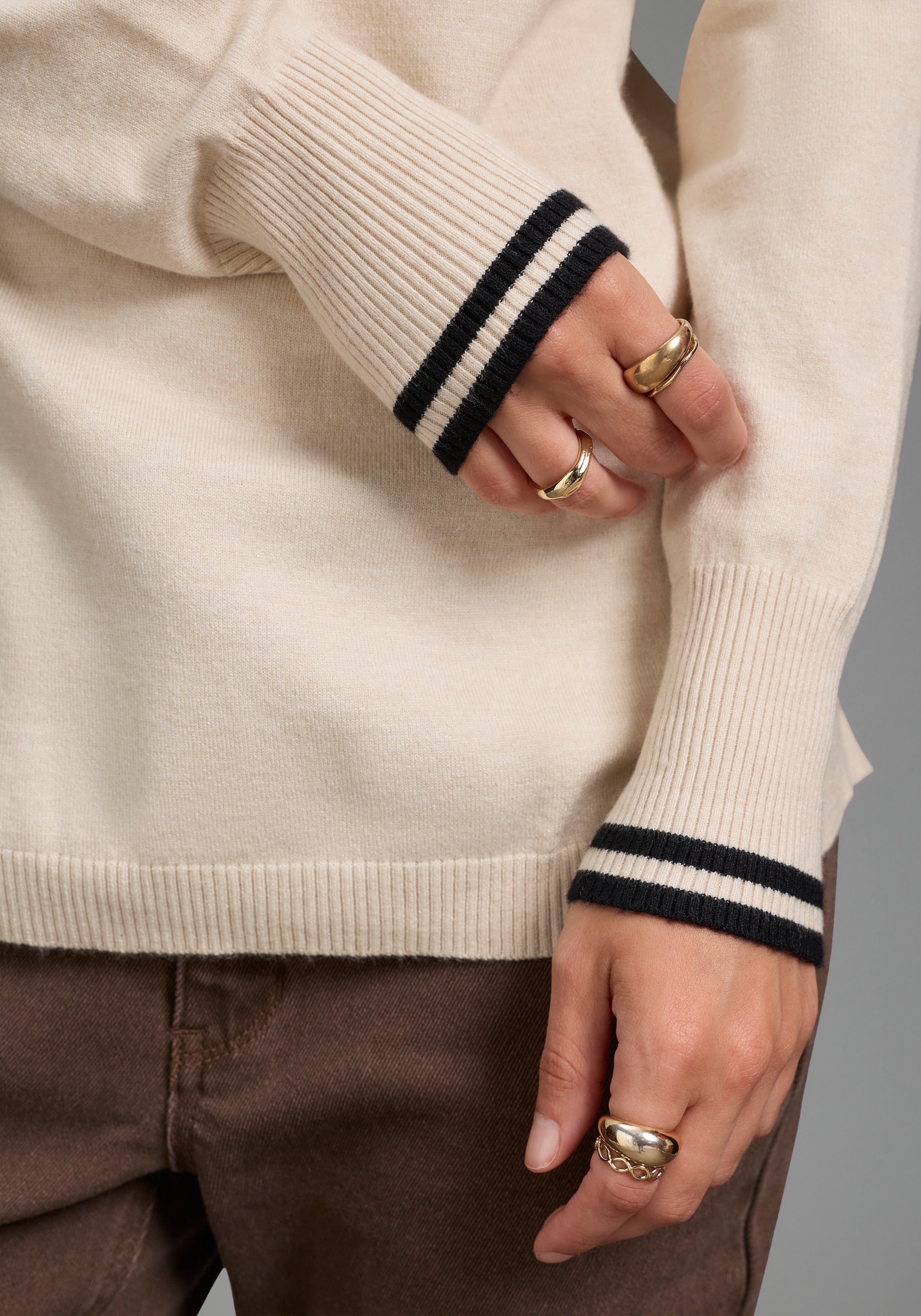 Laura Scott Strickpullover »aus Feinstrick, hüftlange Schnittform« mit Rollkragen und Kontraststreifen