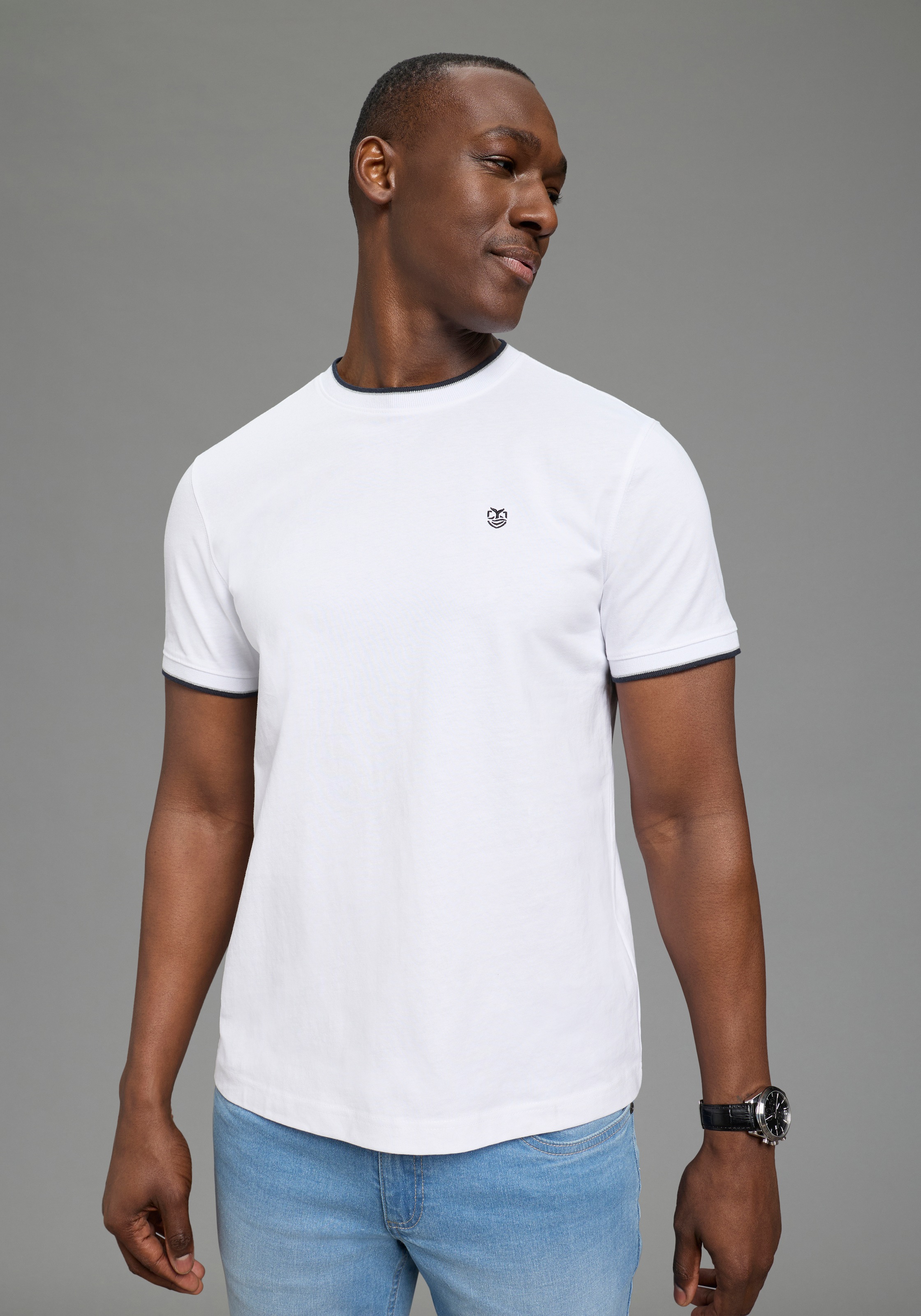 DELMAO Shirt à col rond »Neue Kollektion!« pack de 2,  t-shirt manches courtes, style basique classique, coupe normale, uni