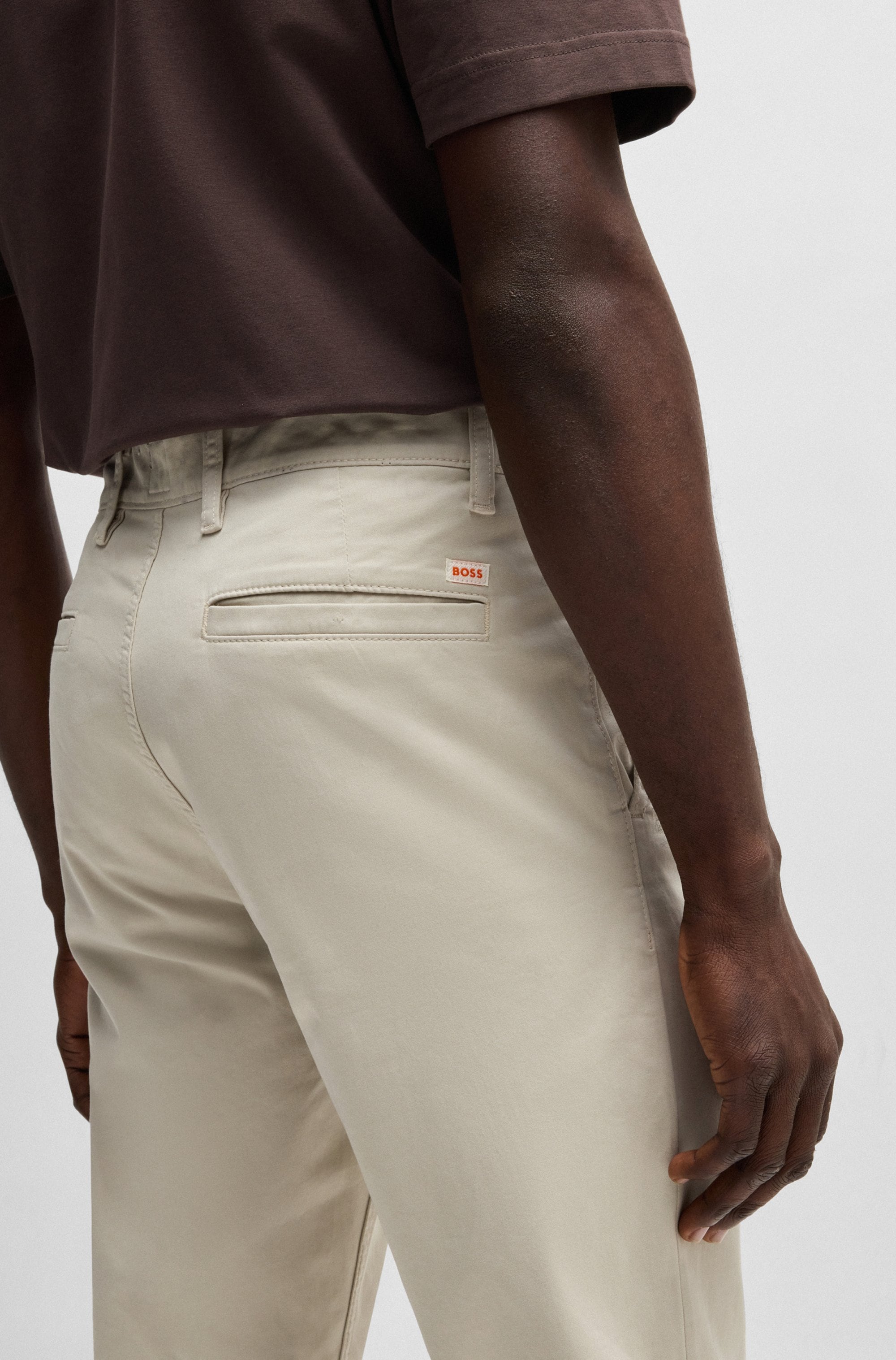 BOSS ORANGE Chinohose »tapered«  mit BOSS Logo hinten