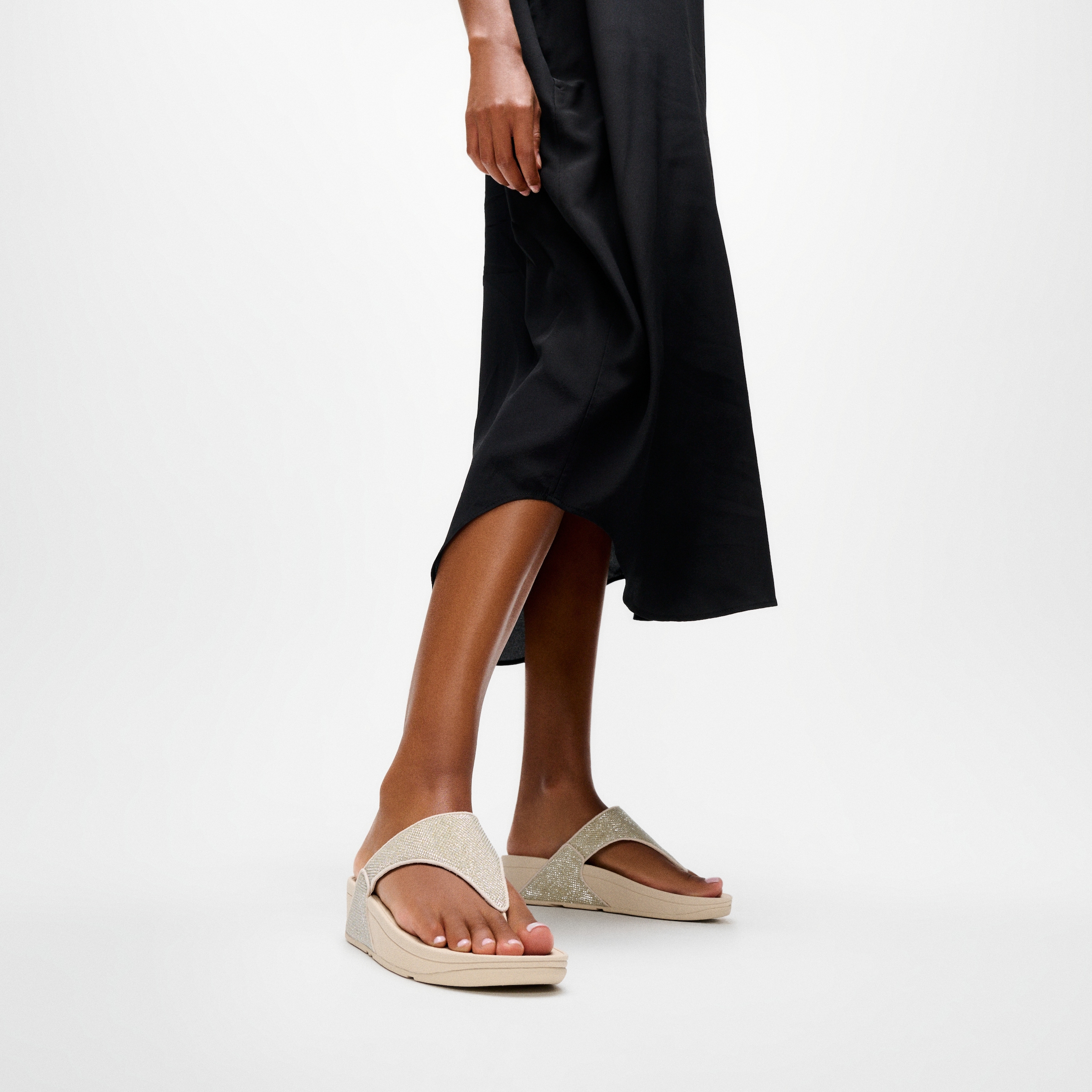 Fitflop Dianette »LULU SHIMMERGLITZ TOE-POST SANDALS«  Compensée, tongs, chaussure de bain, chaussure d'été avec détails pailletés