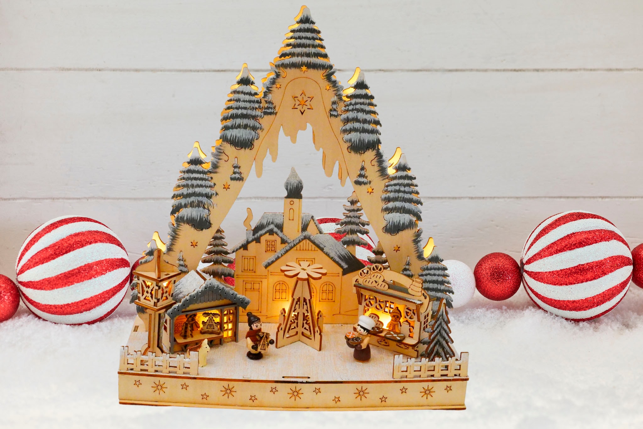 Myflair Möbel & Accessoires LED Schwibbogen »Winterszene, Weihnachtsdorf mit Wald« 1 Stk. Weihnachtsdeko aus Holz, Höhe ca. 33 cm