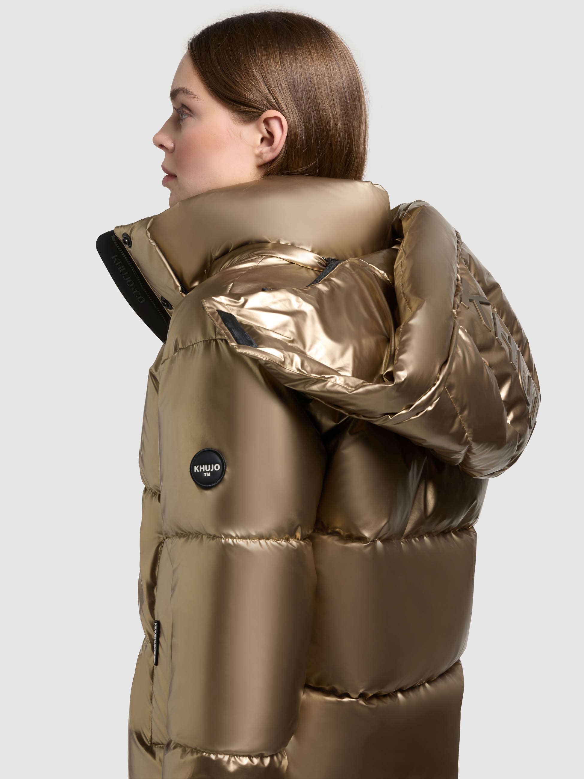 khujo Veste matelassée »DEVINA2 SHINY« mit Kapuze abnehmbare Kapuze, Windschutzblende mit Magnetverschluss