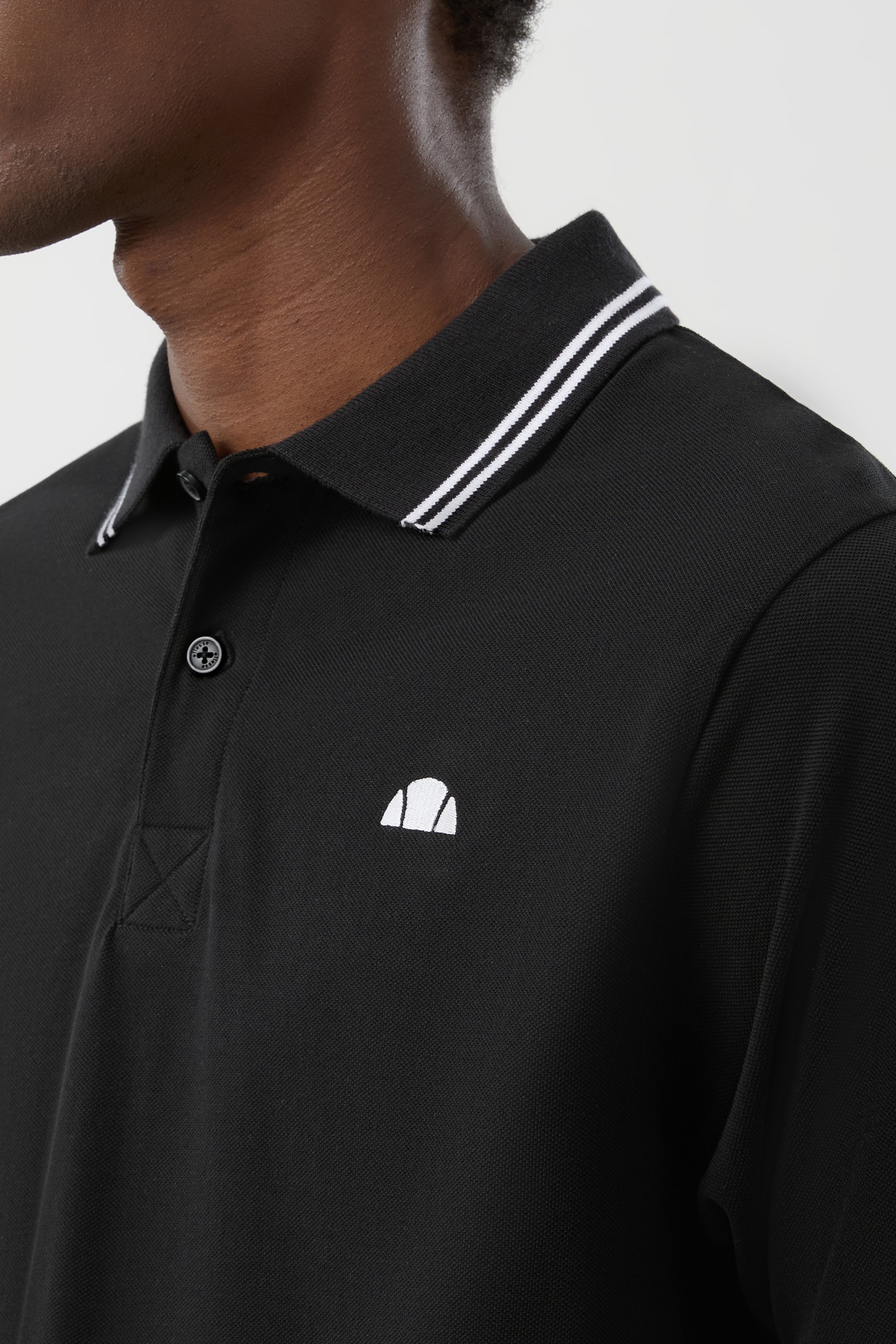 Ellesse Poloshirt »Lioran Polo Shirt« für Erwachsene, sportlicher Stil, Kurzarm, Rundhalsausschnitt