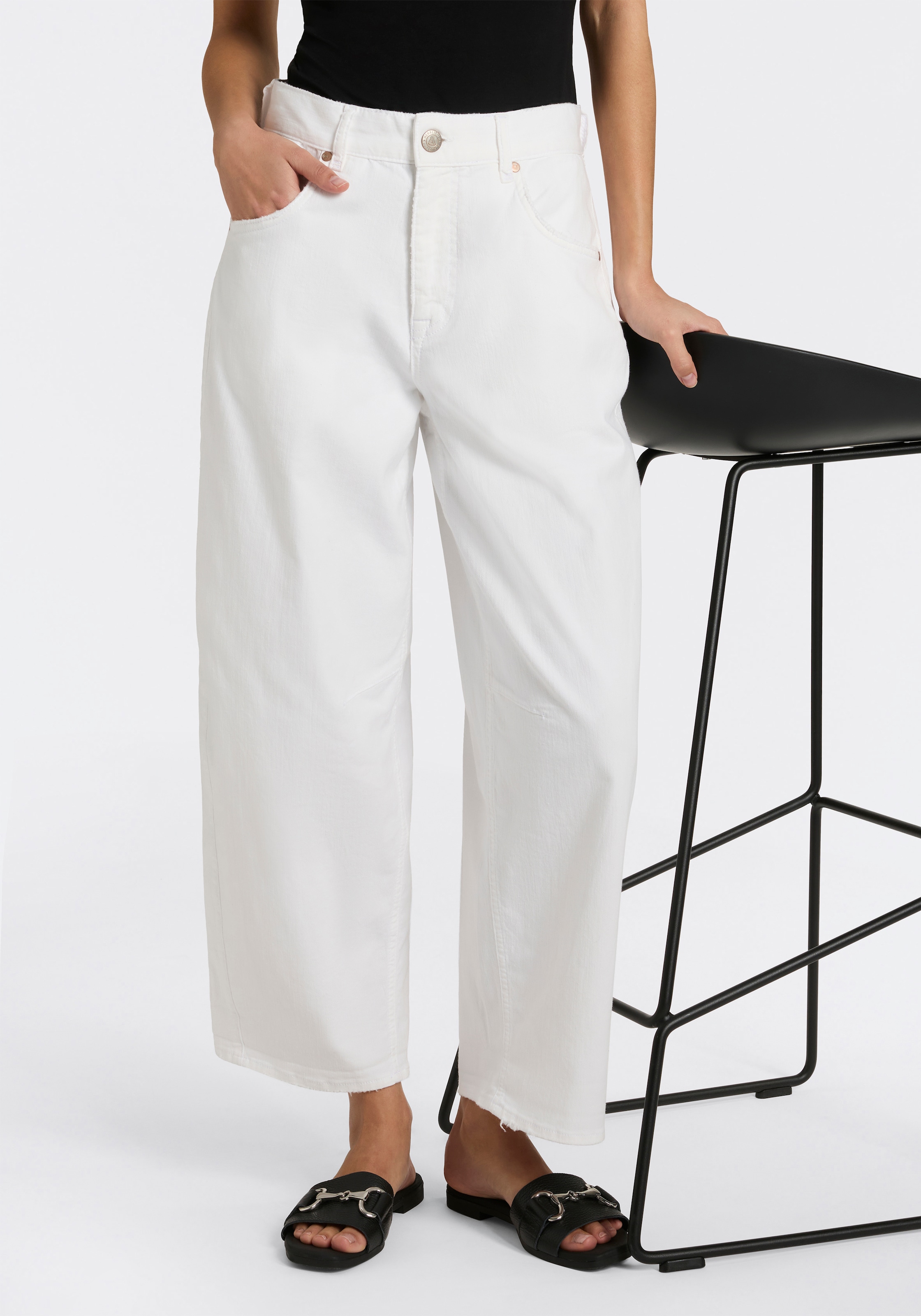 Image of Herrlicher 5-Pocket-Jeans "Barrow Denim White Stretch" im Barrel Fit, Abnäher