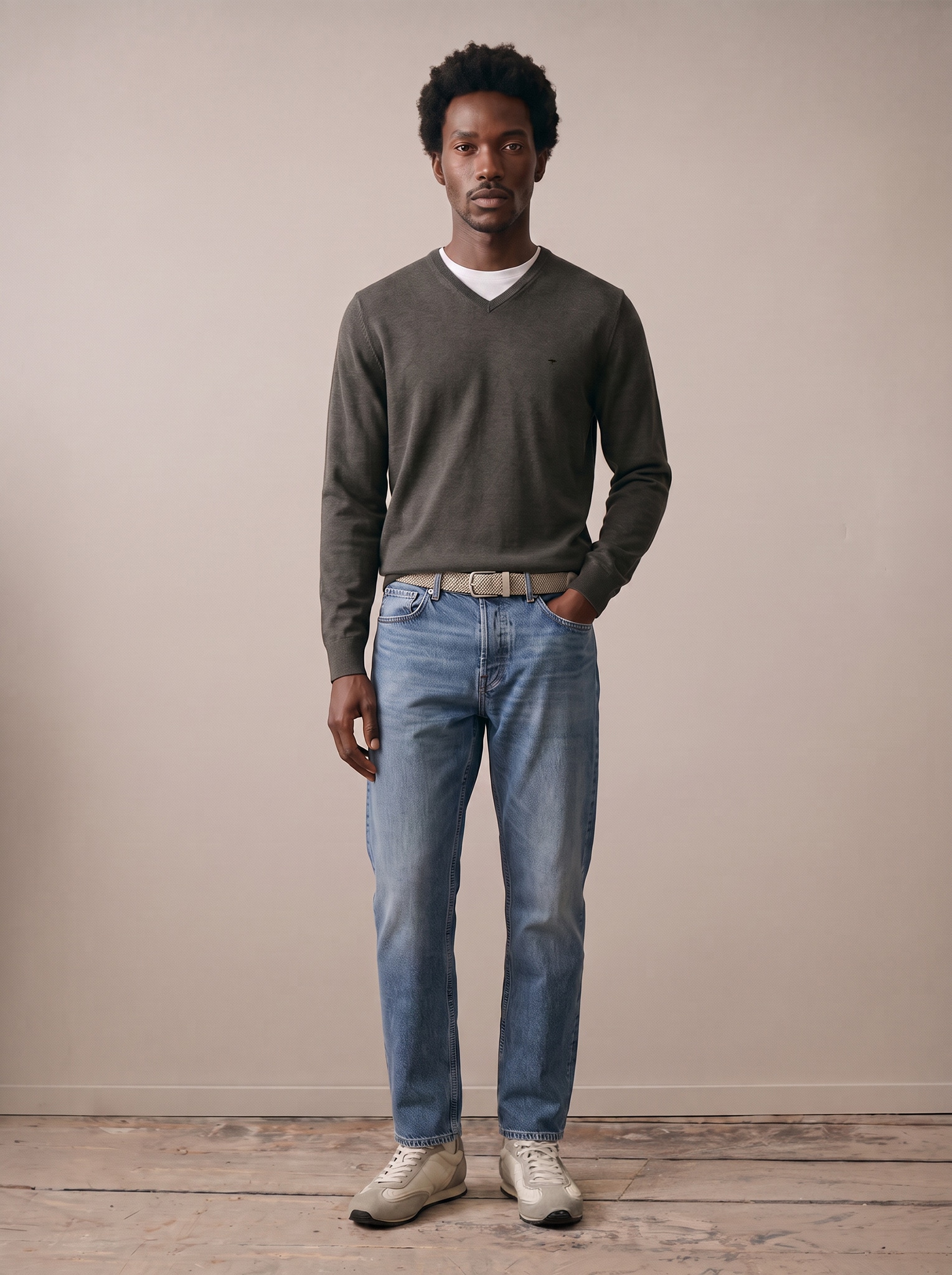 FYNCH-HATTON Pull en tricot avec encolure en V