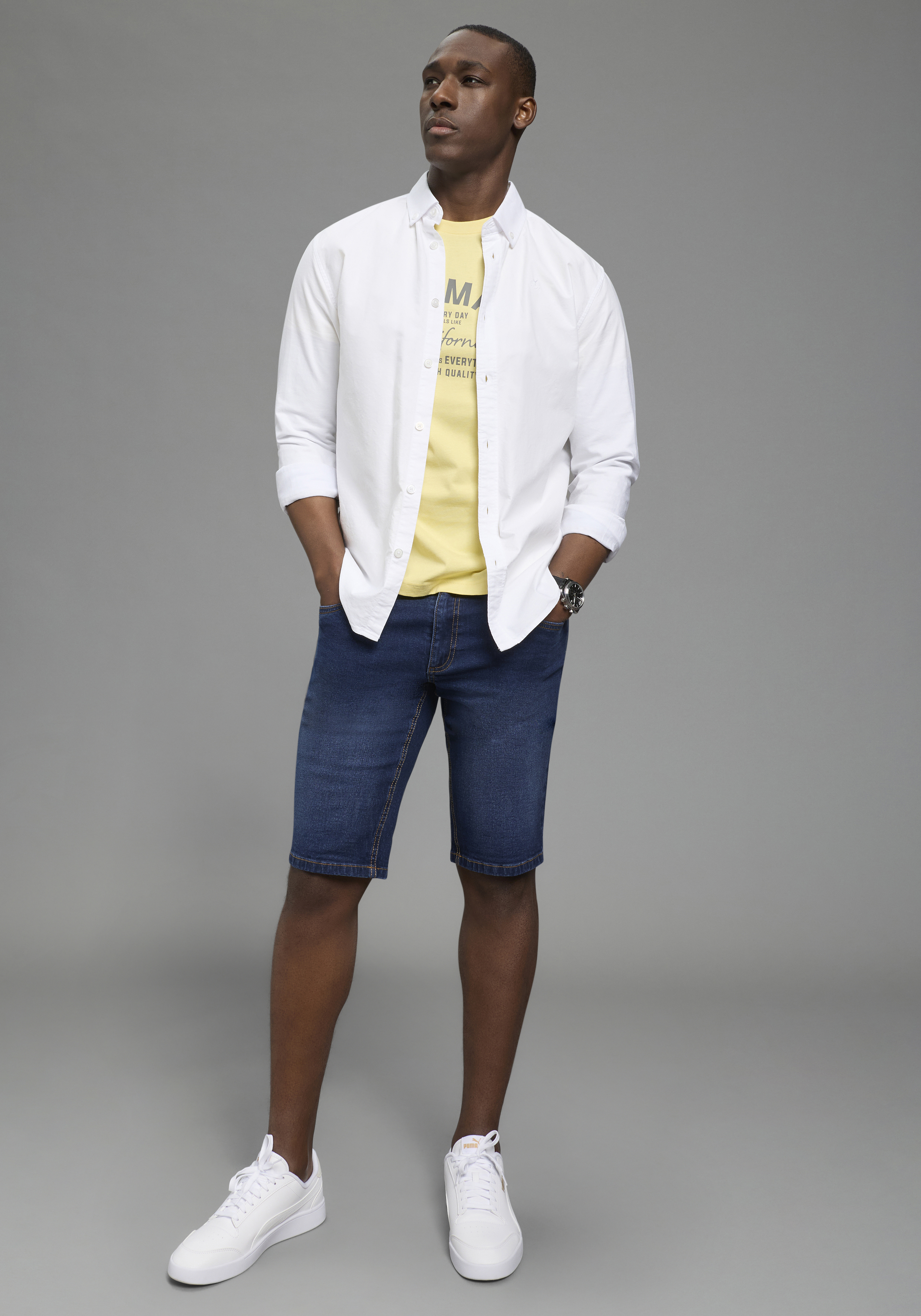 DELMAO Rundhalsshirt »Neue Kollektion!« normale Passform, kurzarm, bedruckt, mit Rundhalsausschnitt