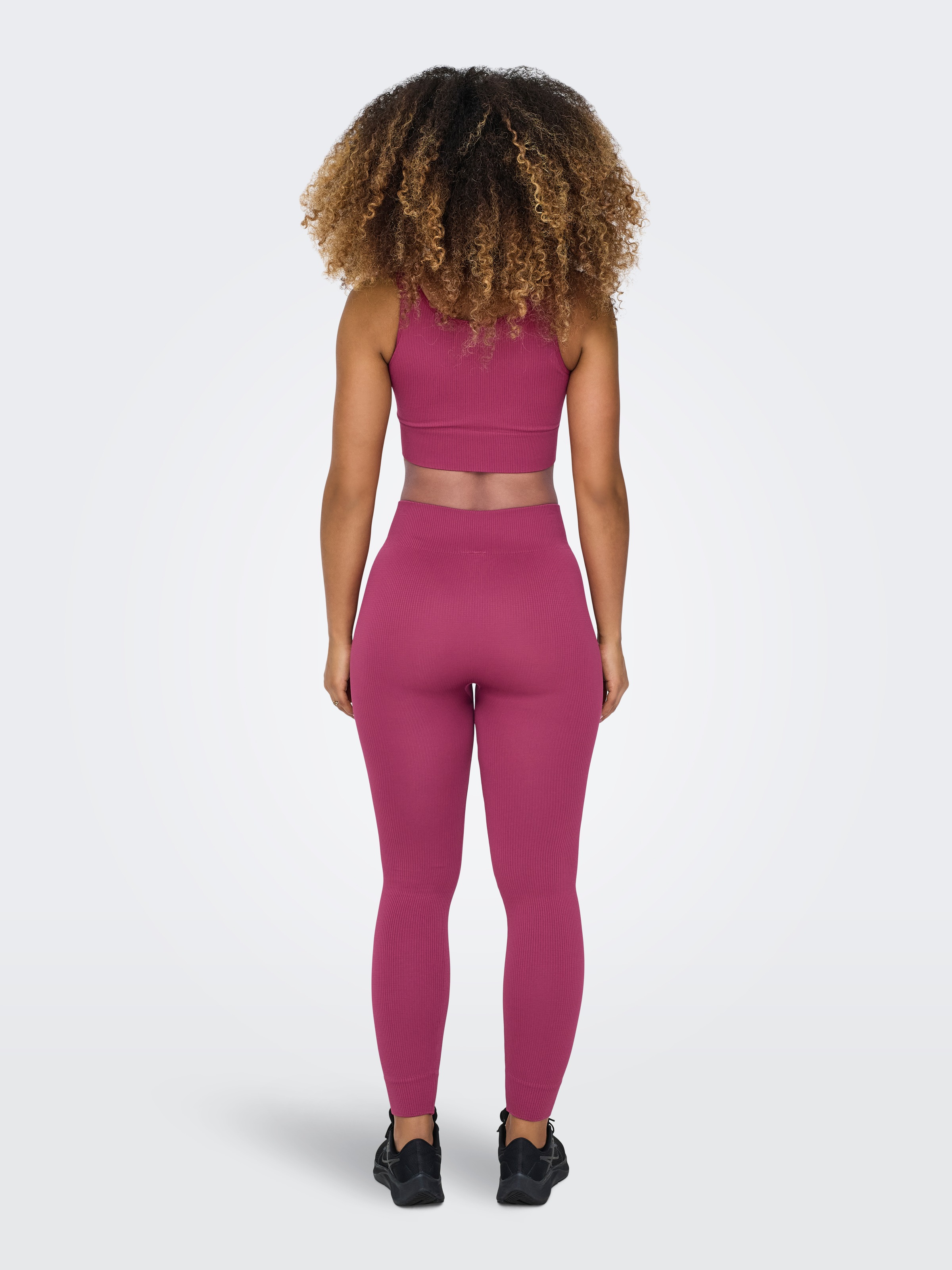 ONLY Play Trainingstop »ONPJAIA LIFE UN SL SEAM SHORT TOP NOOS«, Cropped Fit, in feiner Rippstruktur