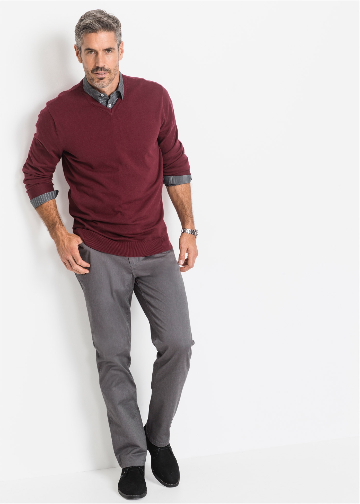 bonprix Pull en tricot »Feinstrickpullover in Regular Fit« aus Feinstrickmaterial, mit V-Ausschnitt, Regular Fit