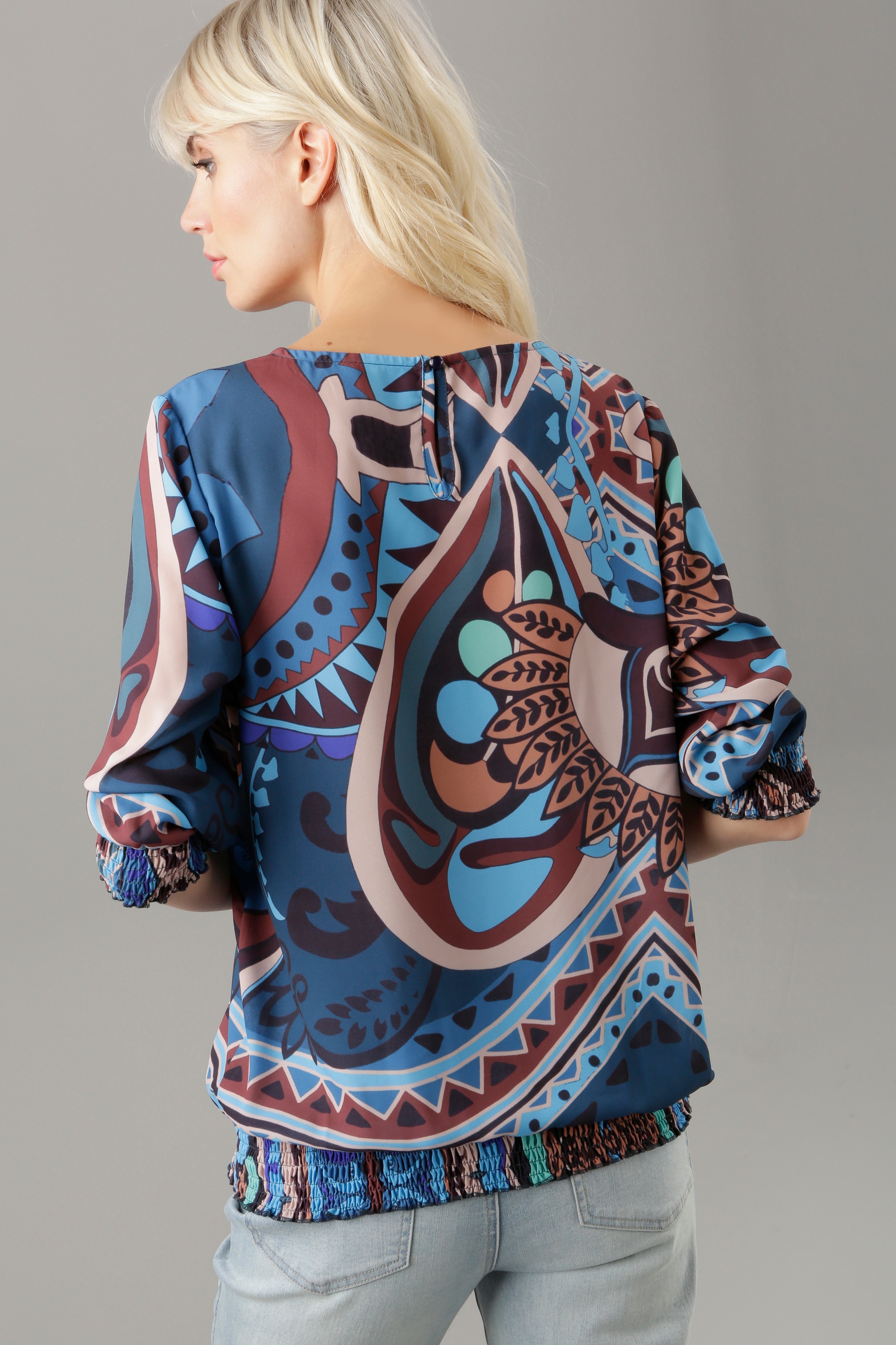 Aniston SELECTED Schlupfbluse, mit fantasievollem Allover-Print