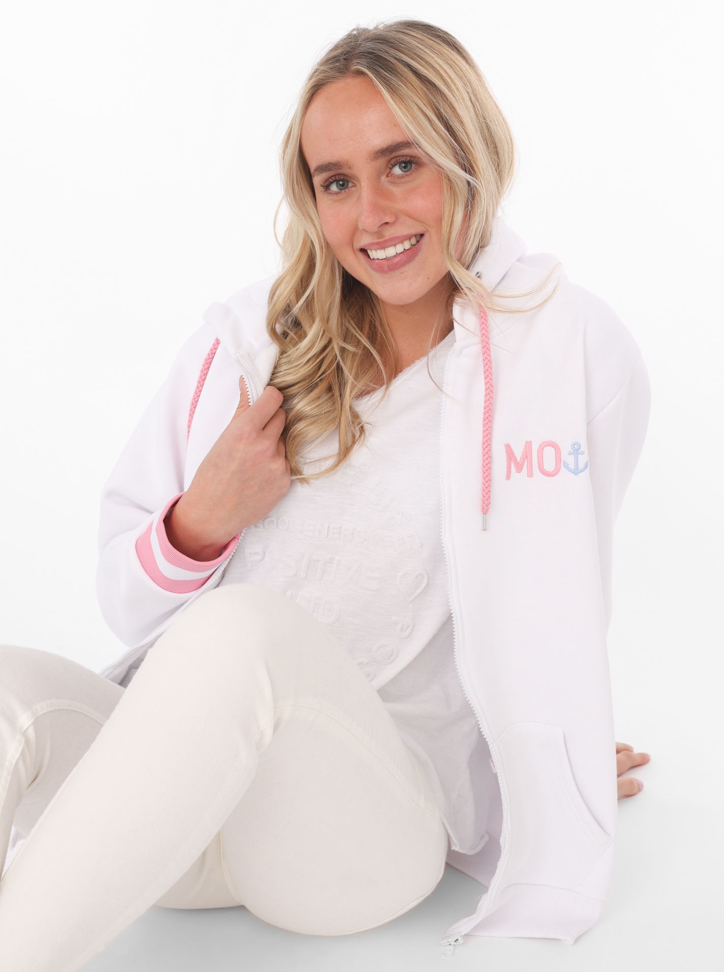 Zwillingsherz Sweatjacke, mit gesticktem "Moin" und neonfarbenen Details