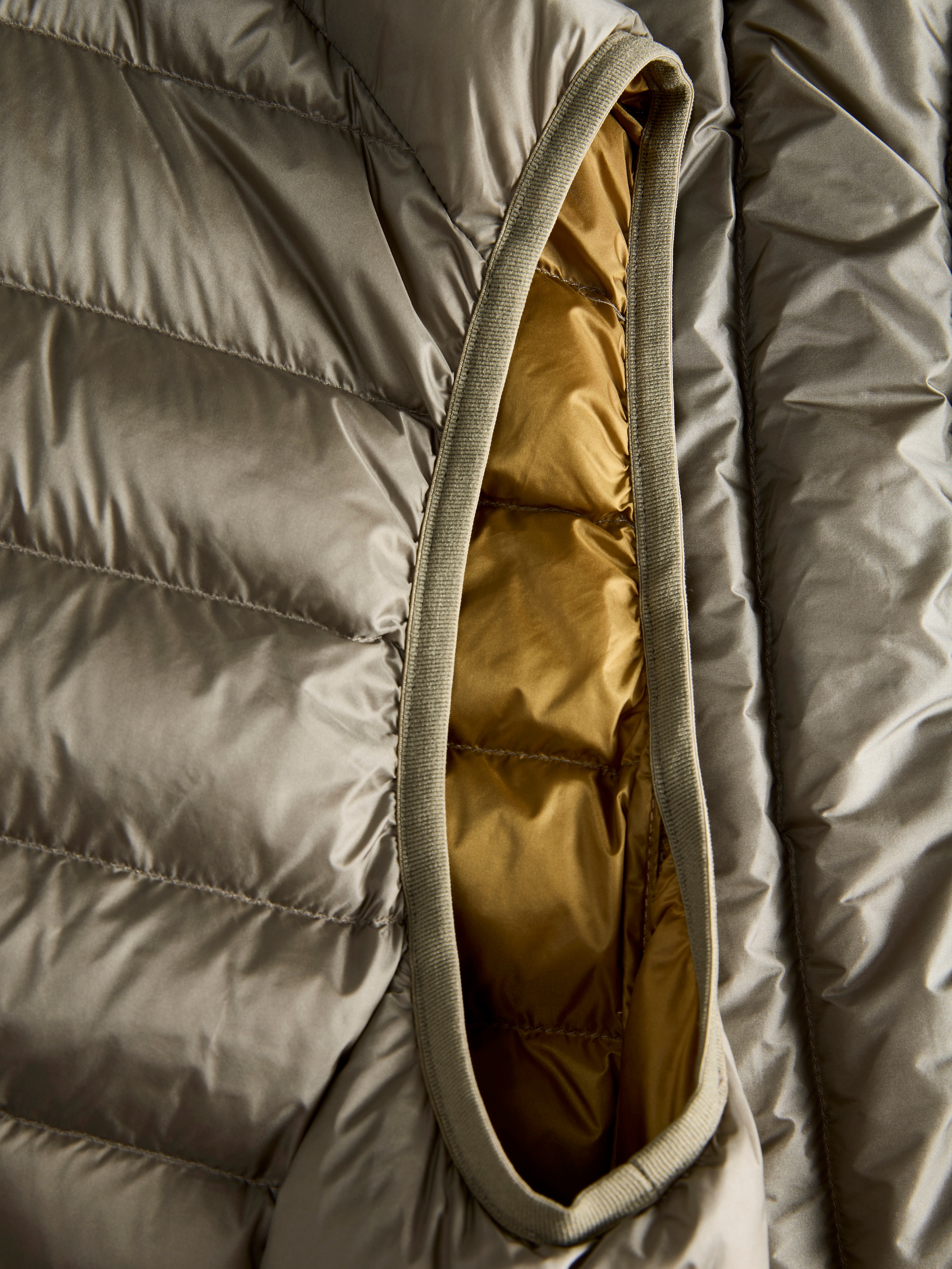 Jack & Jones Gilet matelassé »JJEBERG LIGHT DOWN BODYWARMER NOOS« fibre synthétique, coupe régulière