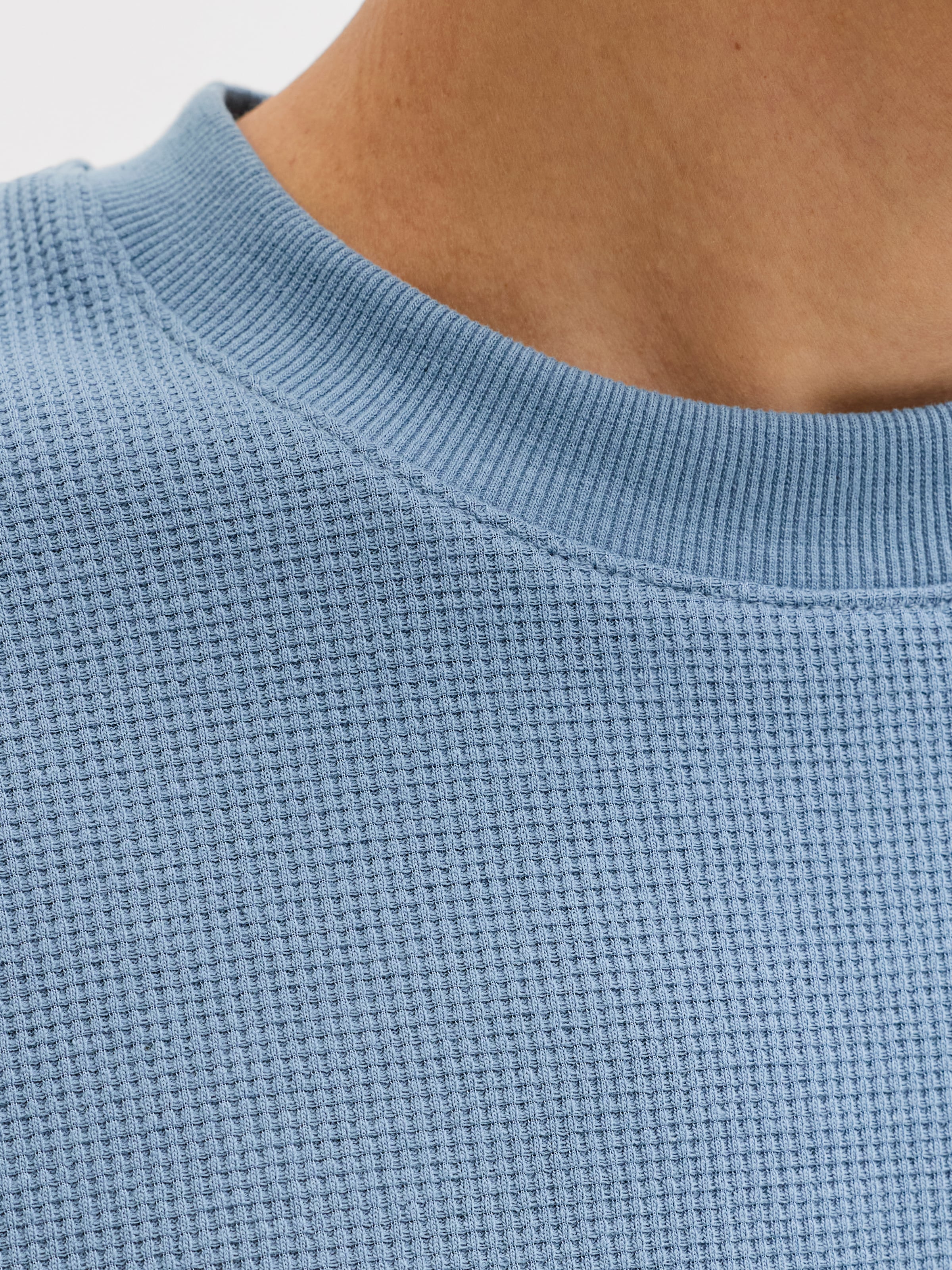 Jack & Jones Rundhalsshirt »JJEAUSTIN TEE SS NOOS« Materialmix, relaxed fit