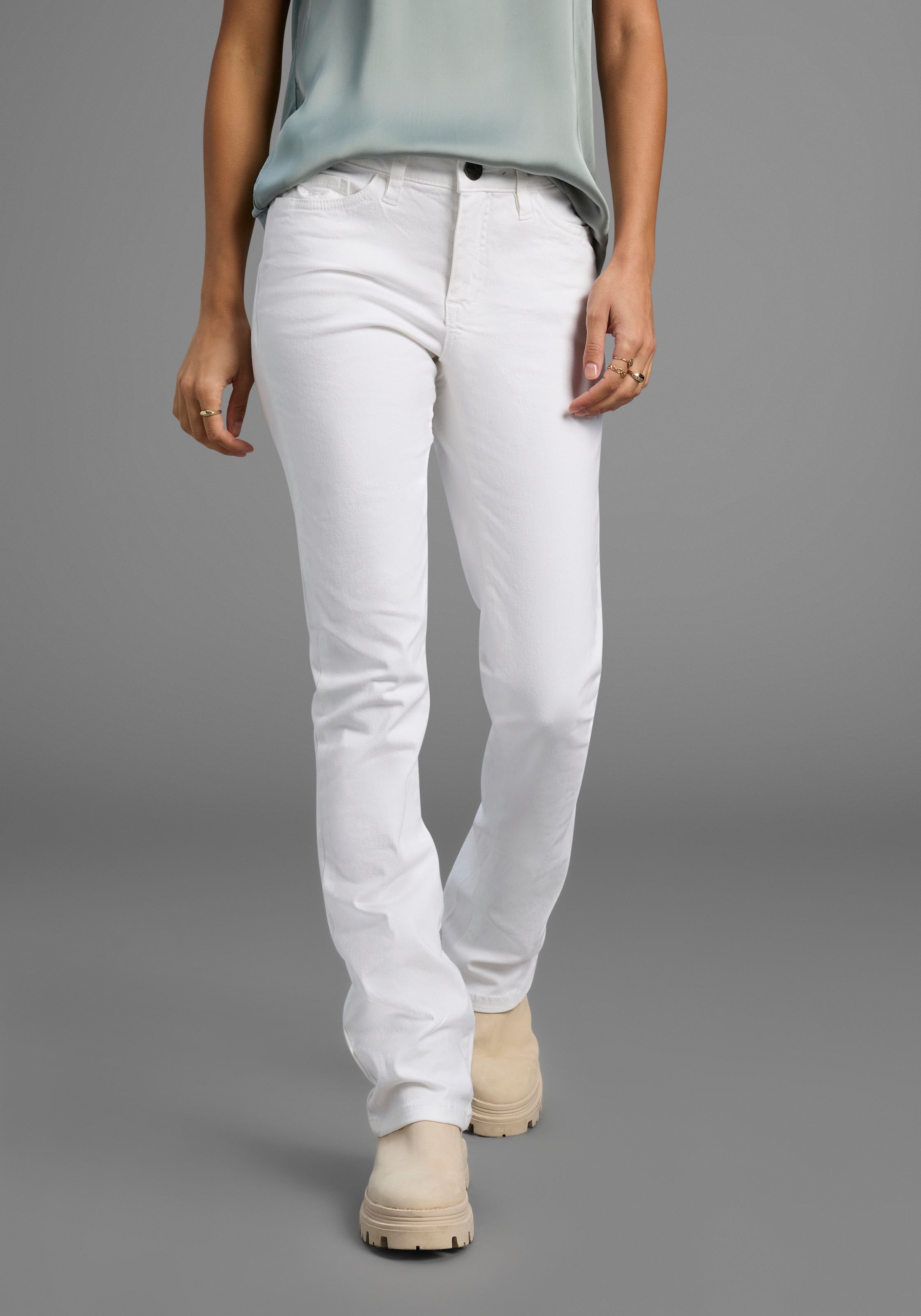 Image of Arizona Bootcut-Jeans "Baby-Boot" Bootcut-Stil, figurbetonte Passform, mit Used-Effekten