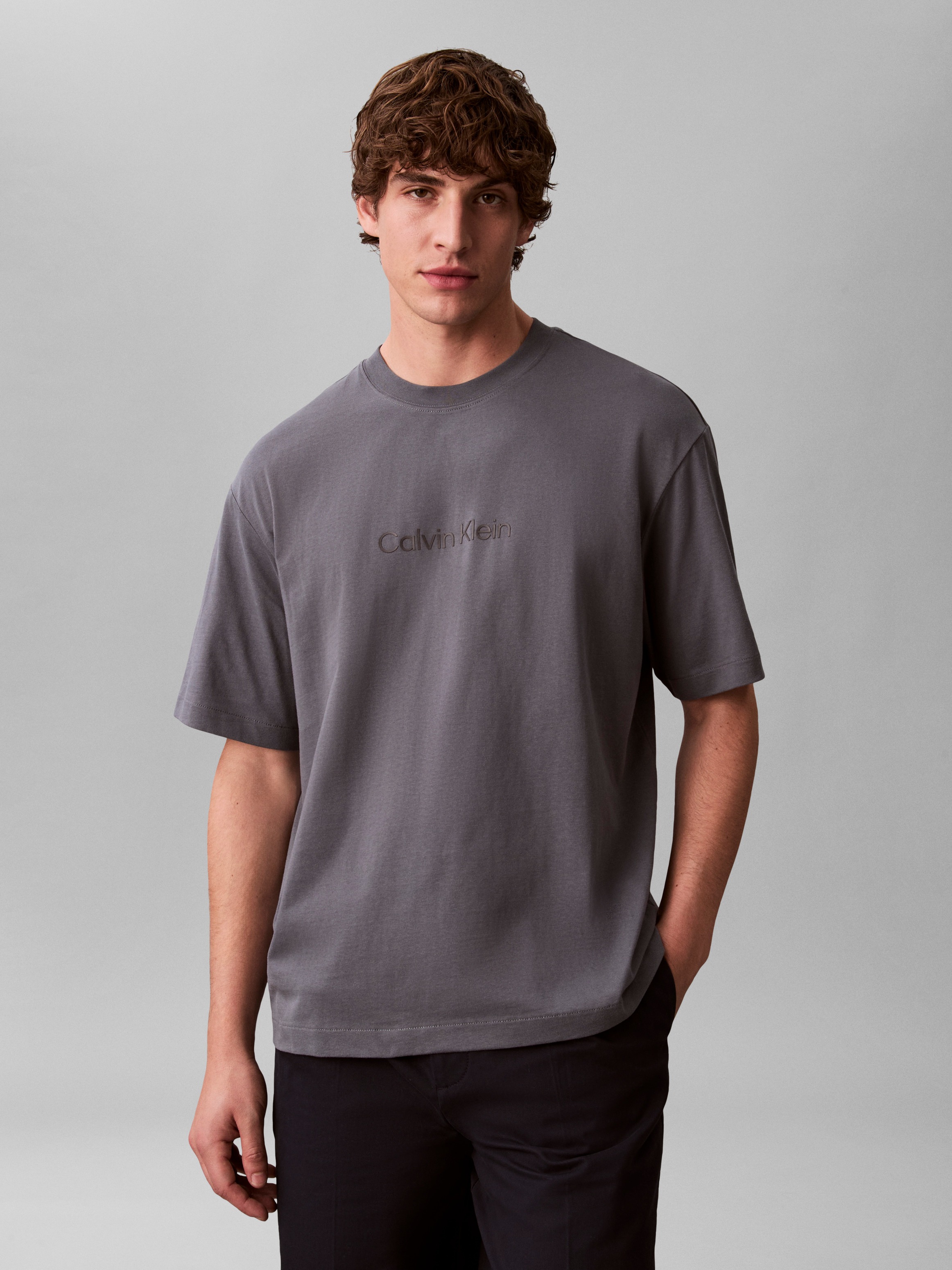 Image of Calvin Klein T-Shirt "SS RLXD STANDARD LOGO CREWNK TEE" Rundhalsausschnitt, relaxed fit